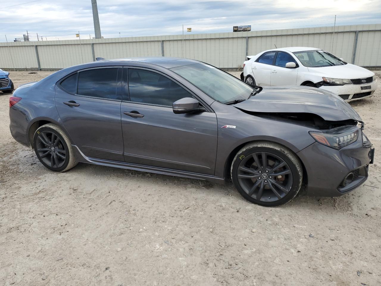 Photo 3 VIN: 19UUB2F61JA011699 - ACURA TLX 