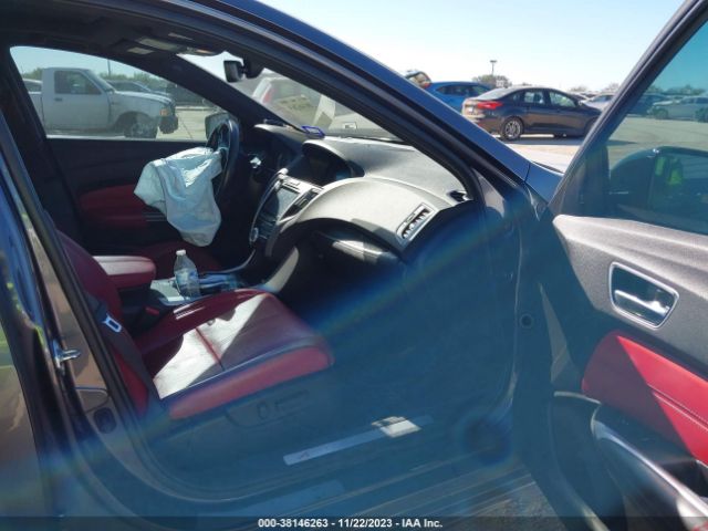 Photo 4 VIN: 19UUB2F66JA013240 - ACURA TLX 