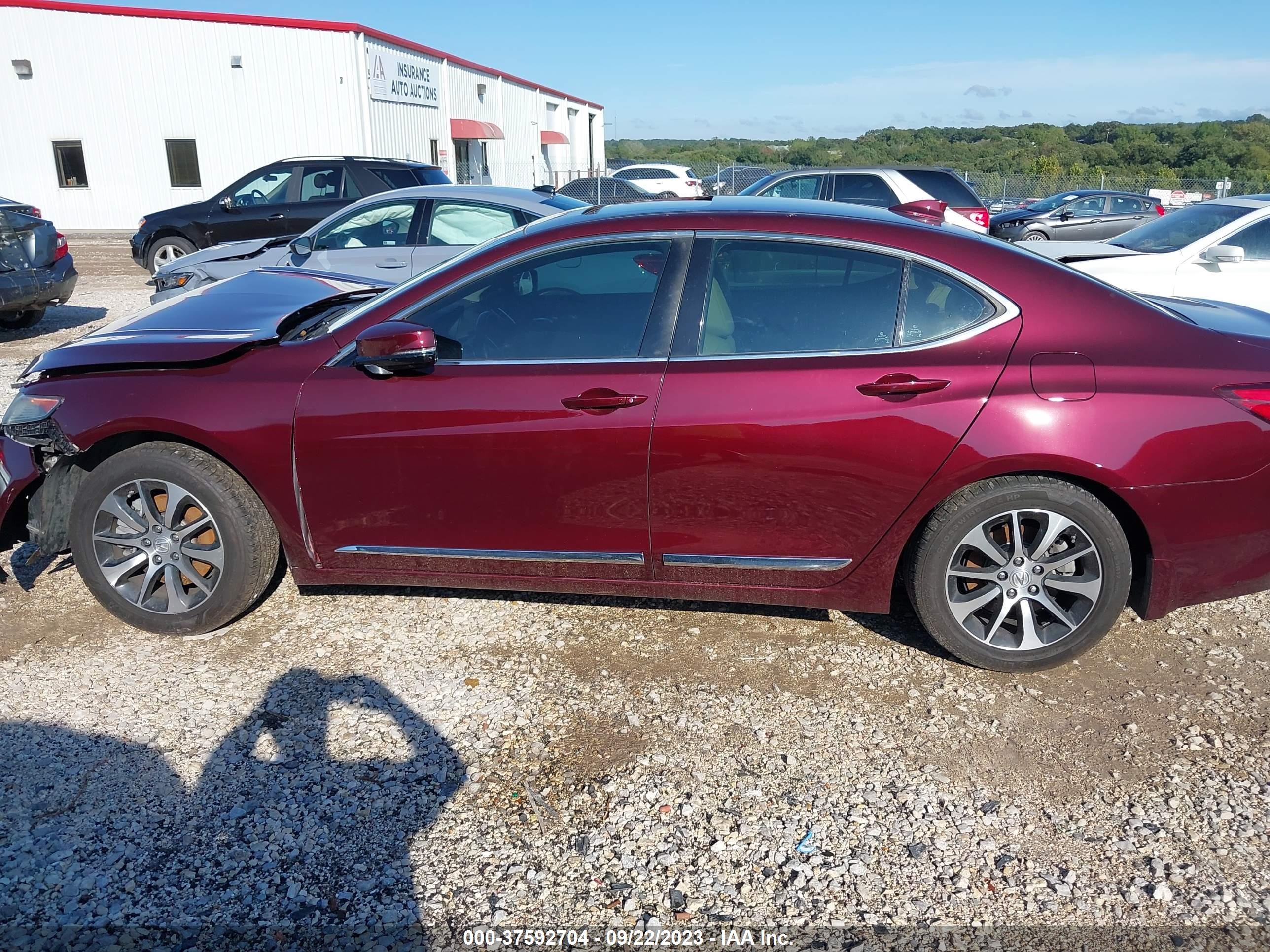 Photo 14 VIN: 19UUB3F54FA000703 - ACURA TLX 