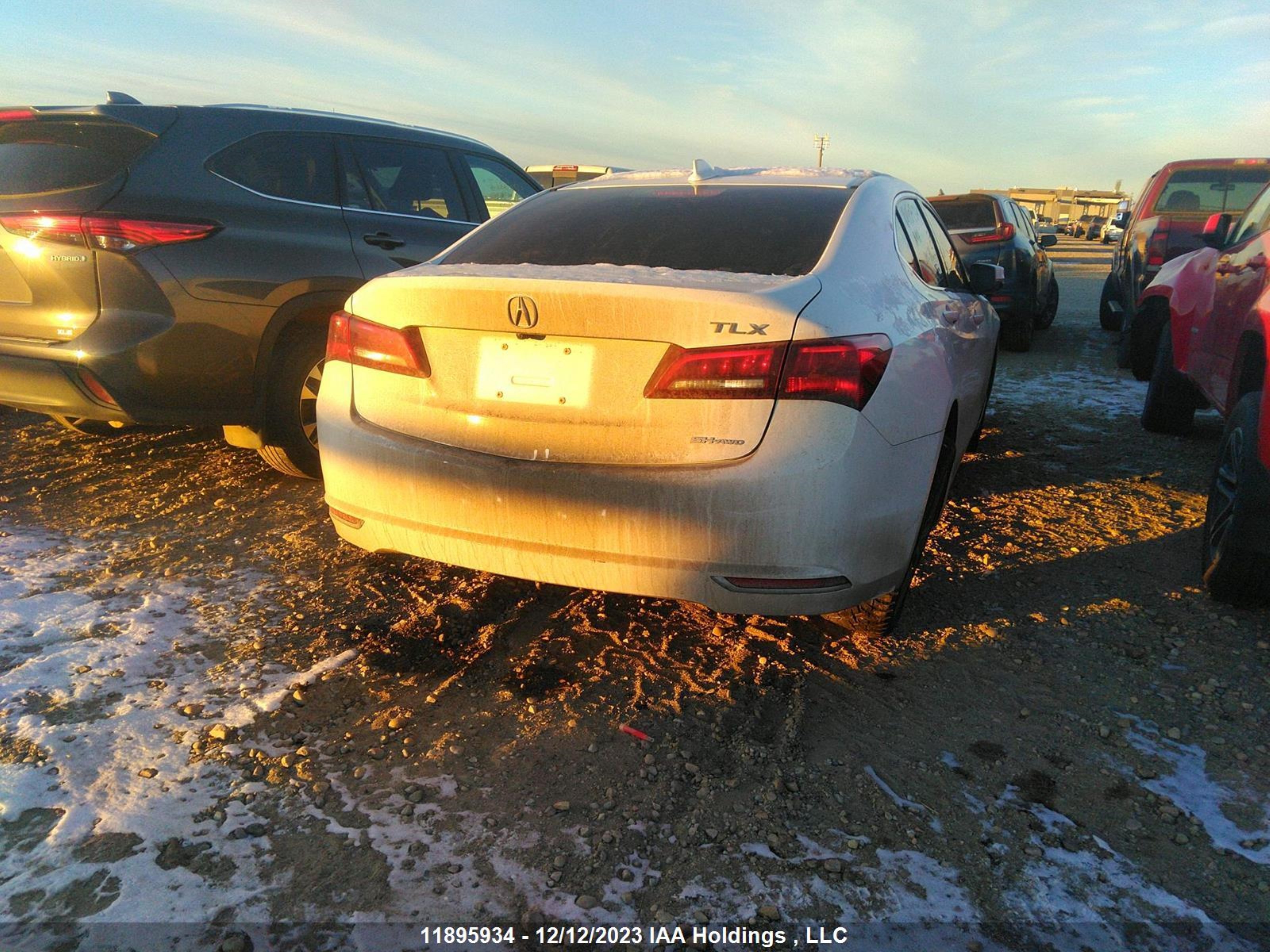 Photo 3 VIN: 19UUB3F54FA801891 - ACURA TLX 