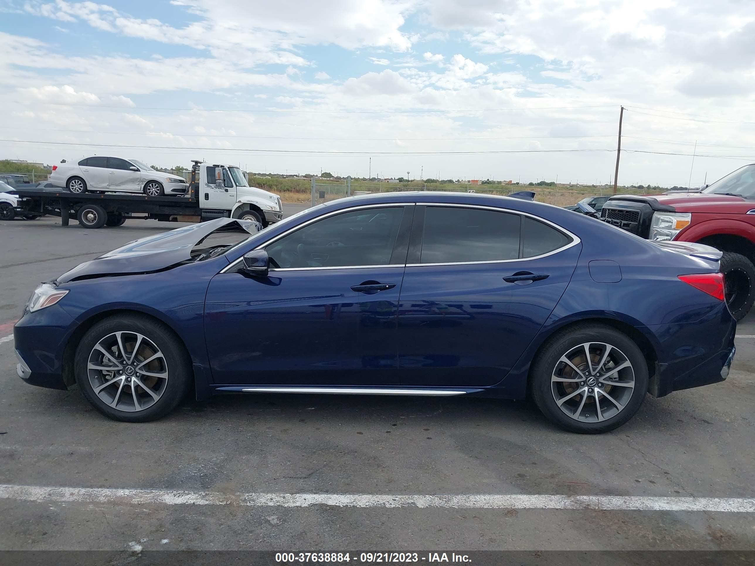 Photo 13 VIN: 19UUB3F58JA002706 - ACURA TLX 