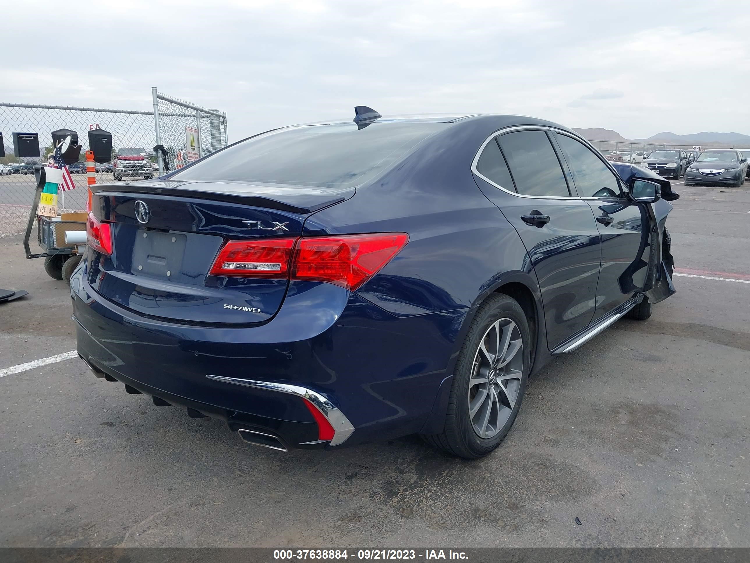 Photo 3 VIN: 19UUB3F58JA002706 - ACURA TLX 