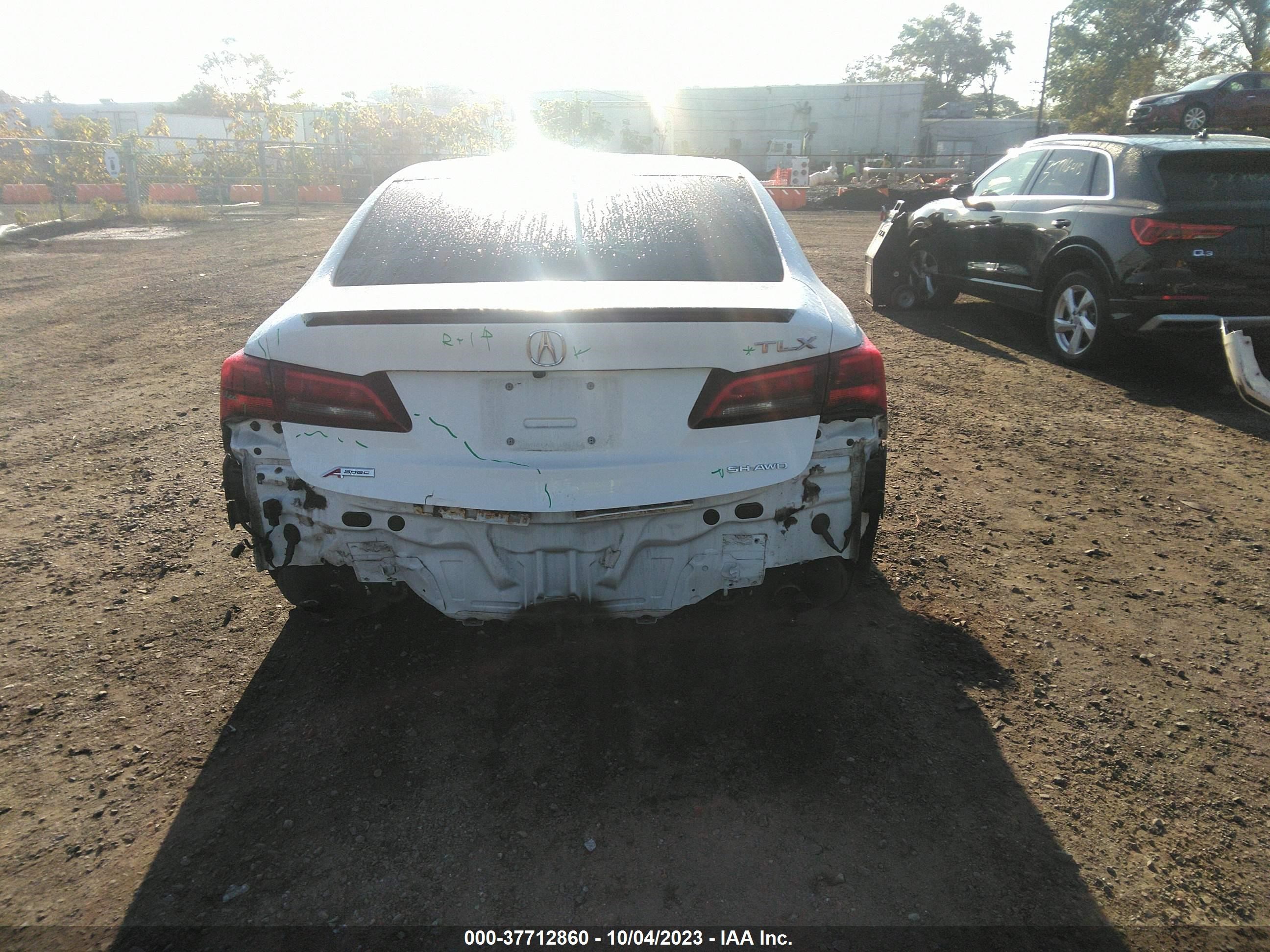 Photo 15 VIN: 19UUB3F63JA004436 - ACURA TLX 