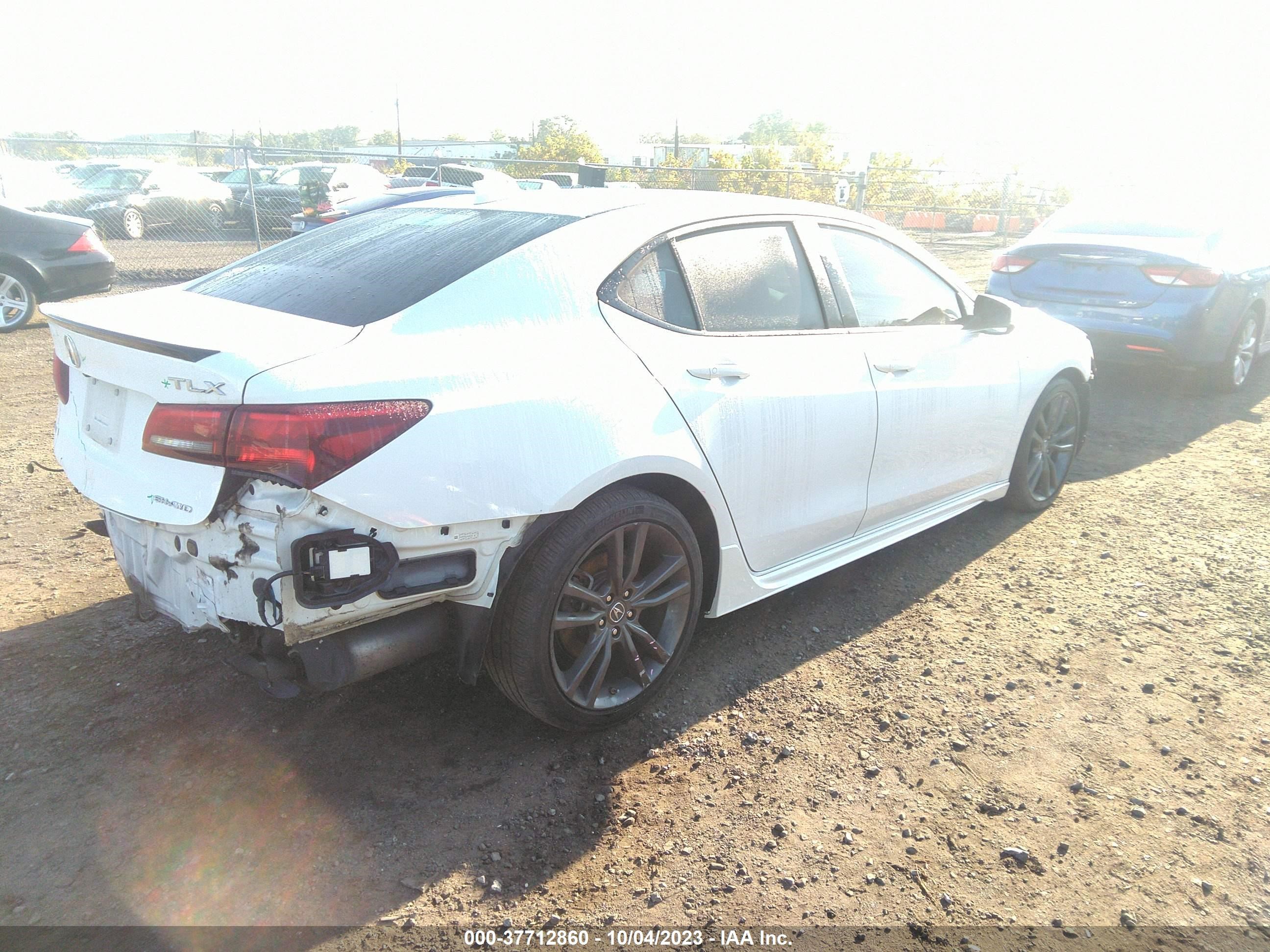 Photo 3 VIN: 19UUB3F63JA004436 - ACURA TLX 