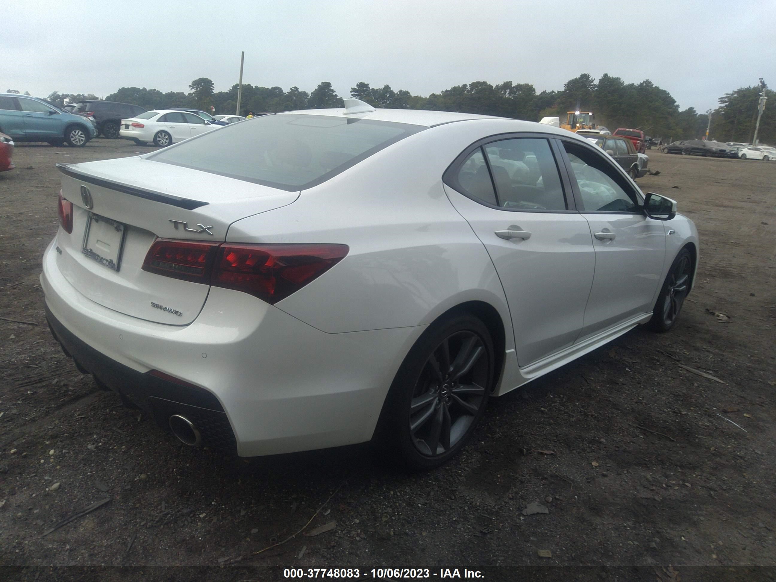 Photo 3 VIN: 19UUB3F65JA005166 - ACURA TLX 