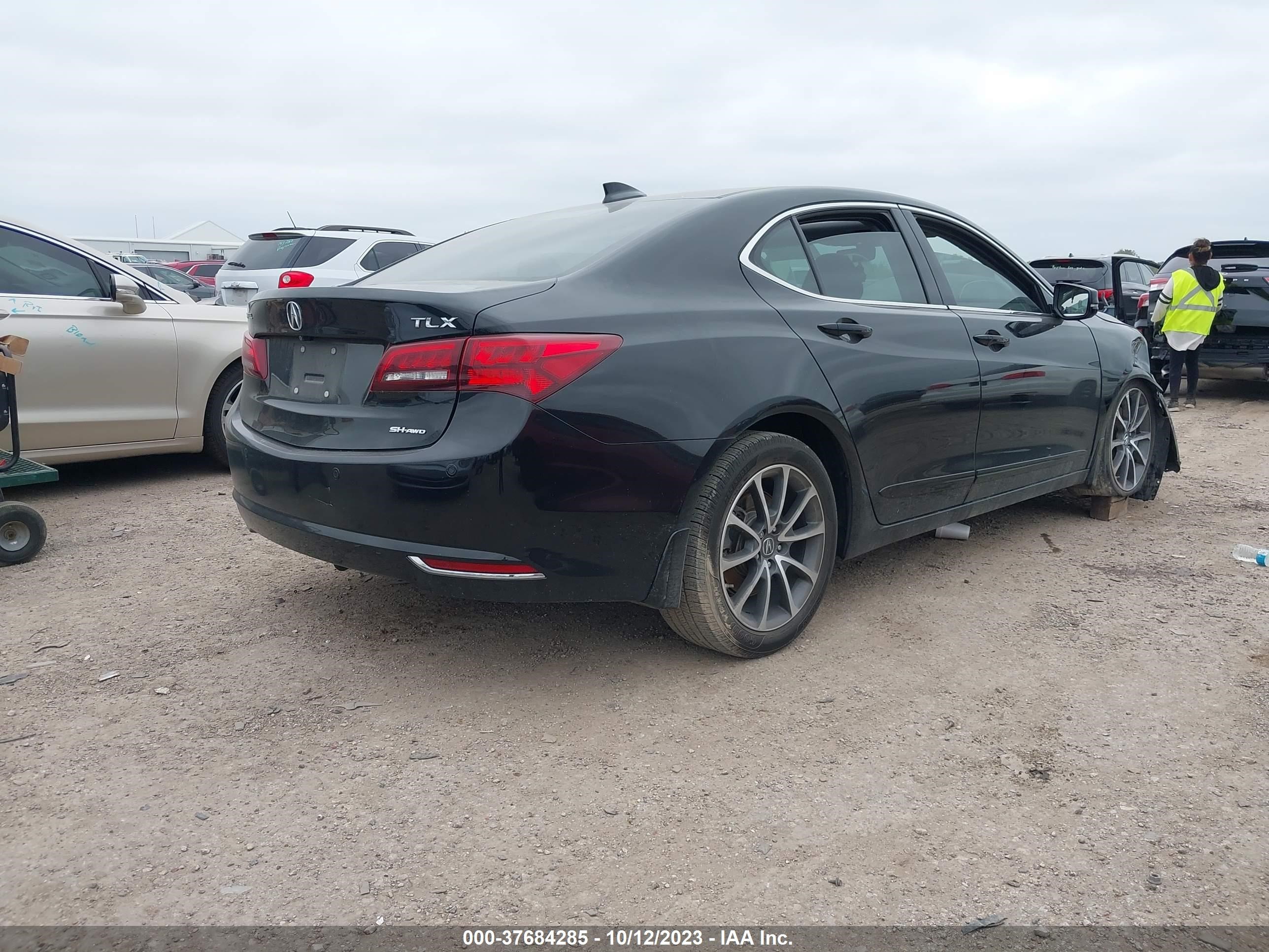 Photo 3 VIN: 19UUB3F72GA003702 - ACURA TLX 