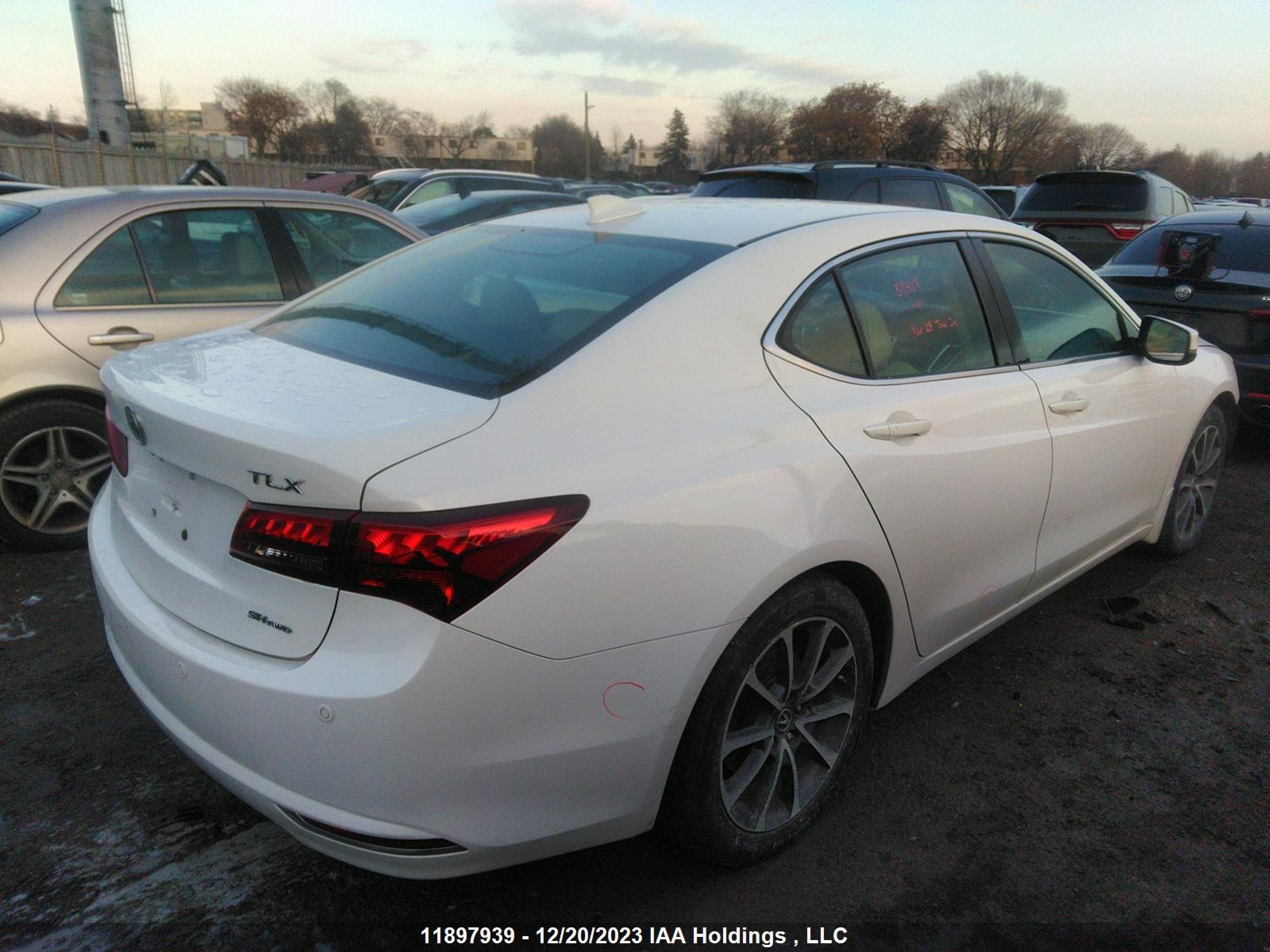 Photo 3 VIN: 19UUB3F75HA800379 - ACURA TLX 