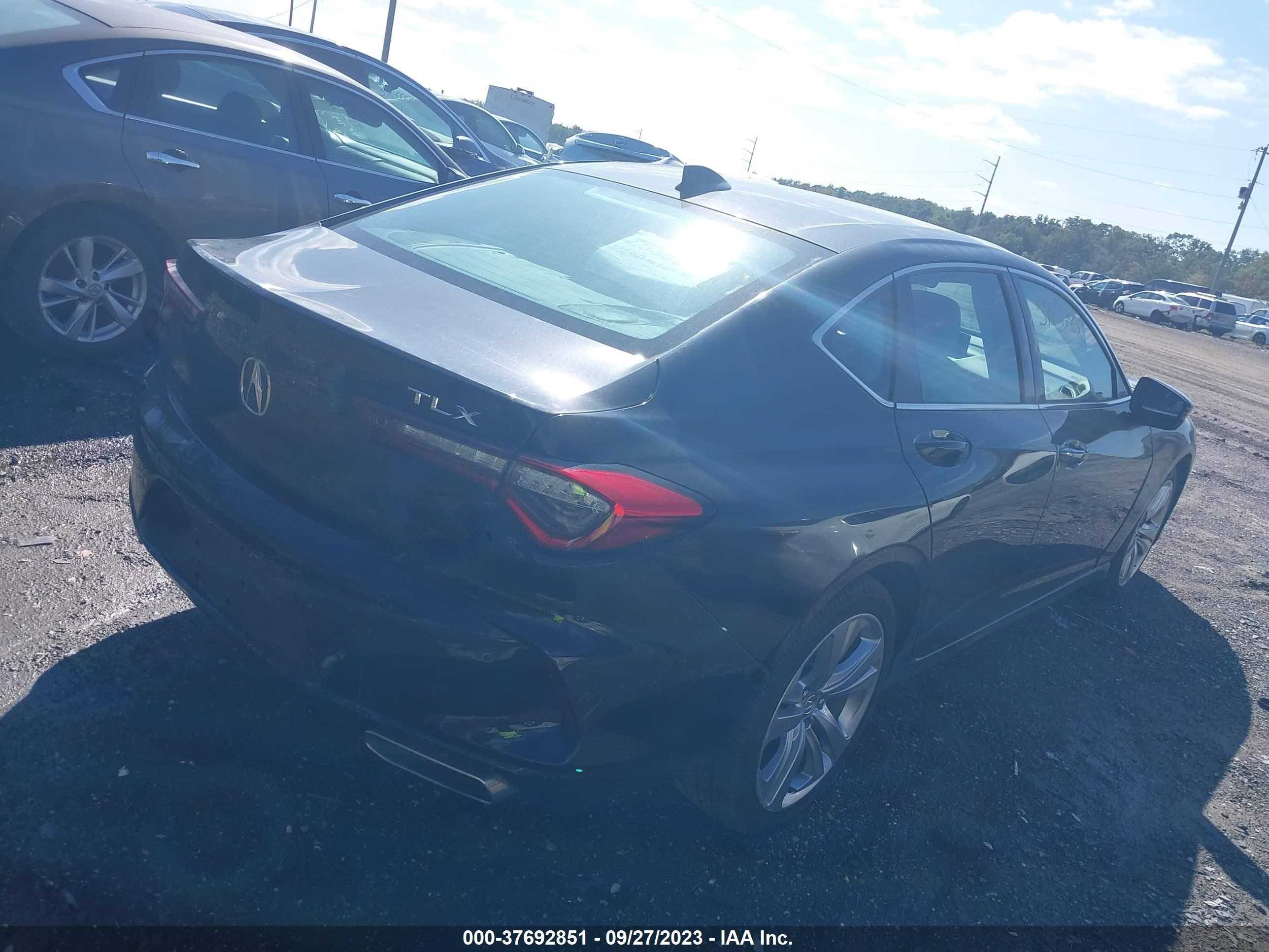 Photo 3 VIN: 19UUB5F44MA006341 - ACURA TLX 