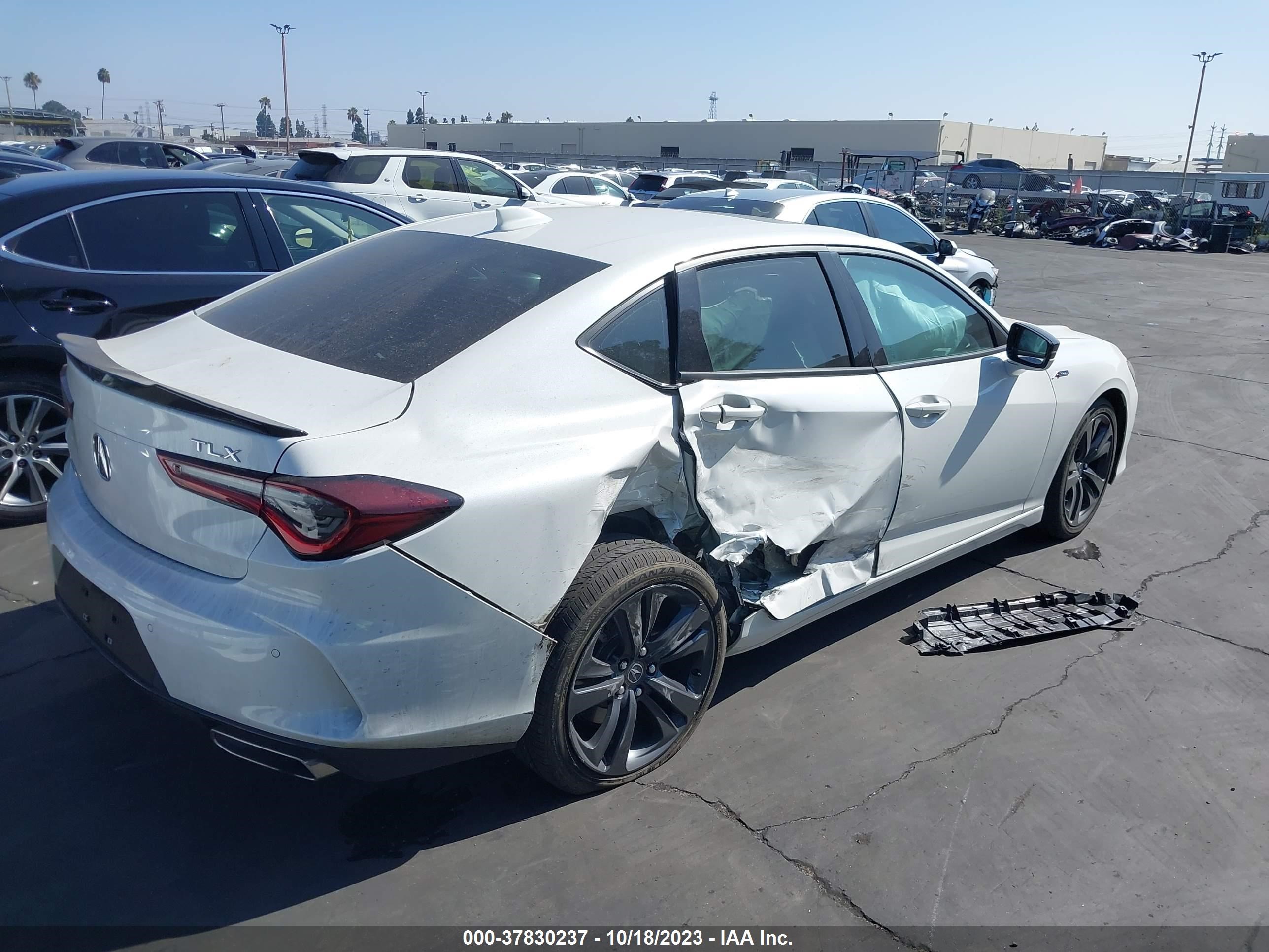 Photo 3 VIN: 19UUB5F54MA013685 - ACURA TLX 