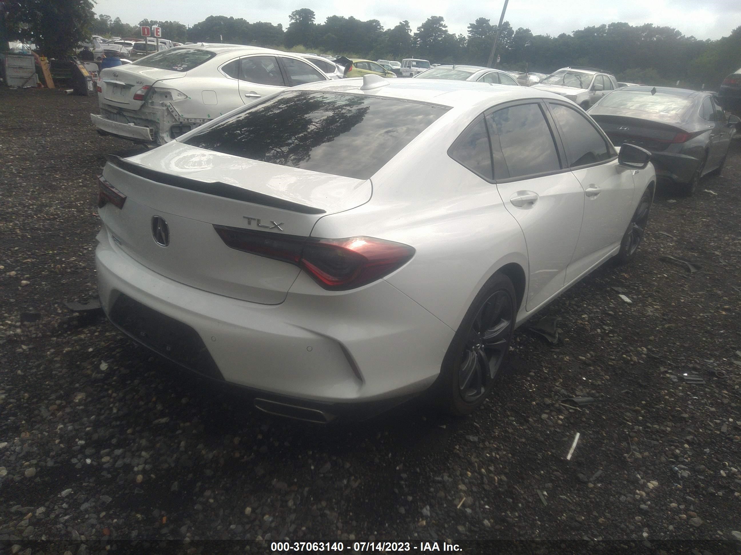 Photo 3 VIN: 19UUB5F58MA017299 - ACURA TLX 