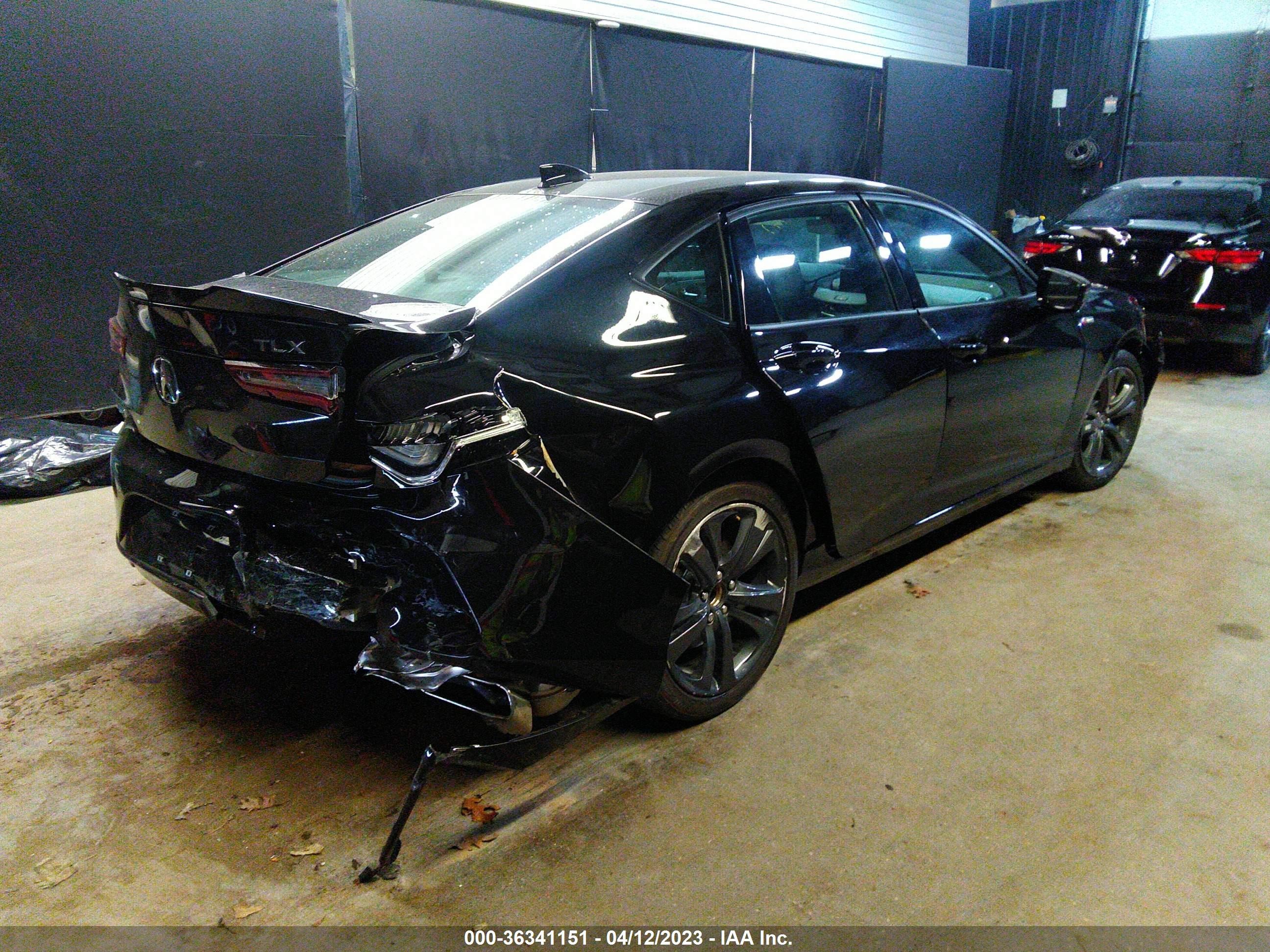 Photo 3 VIN: 19UUB5F59NA005888 - ACURA TLX 