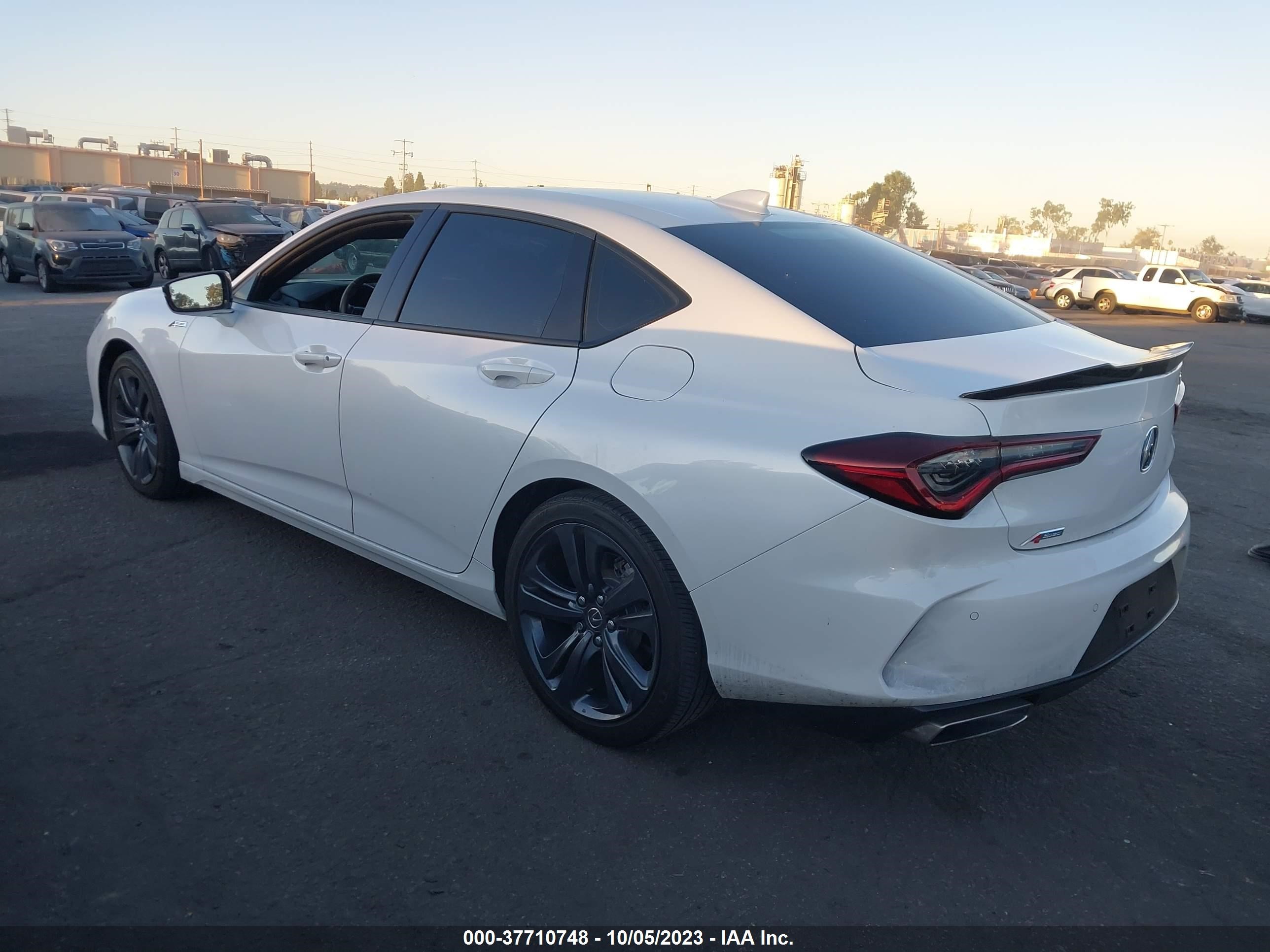 Photo 2 VIN: 19UUB5F5XNA000991 - ACURA TLX 