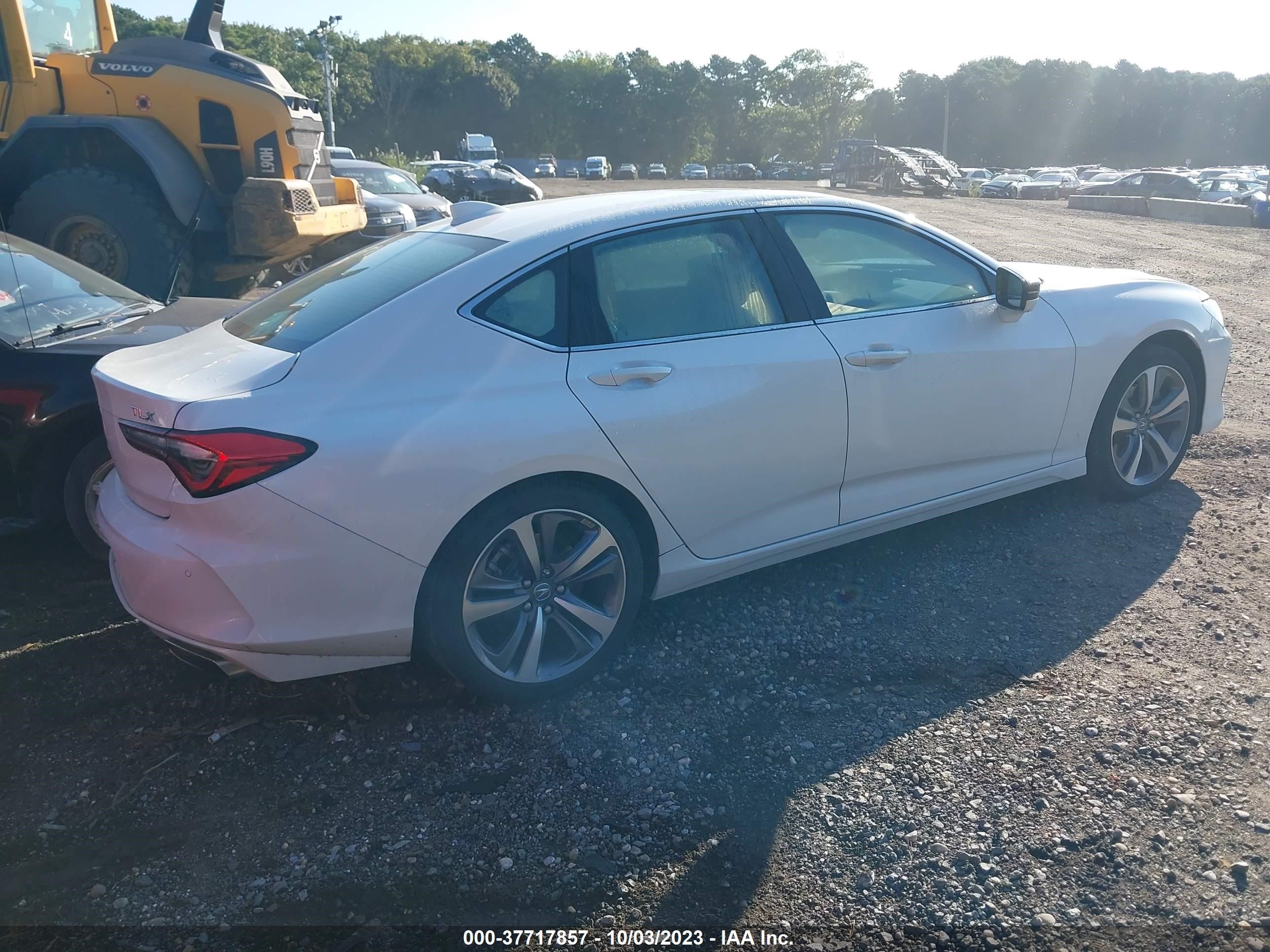 Photo 3 VIN: 19UUB5F62MA001270 - ACURA TLX 