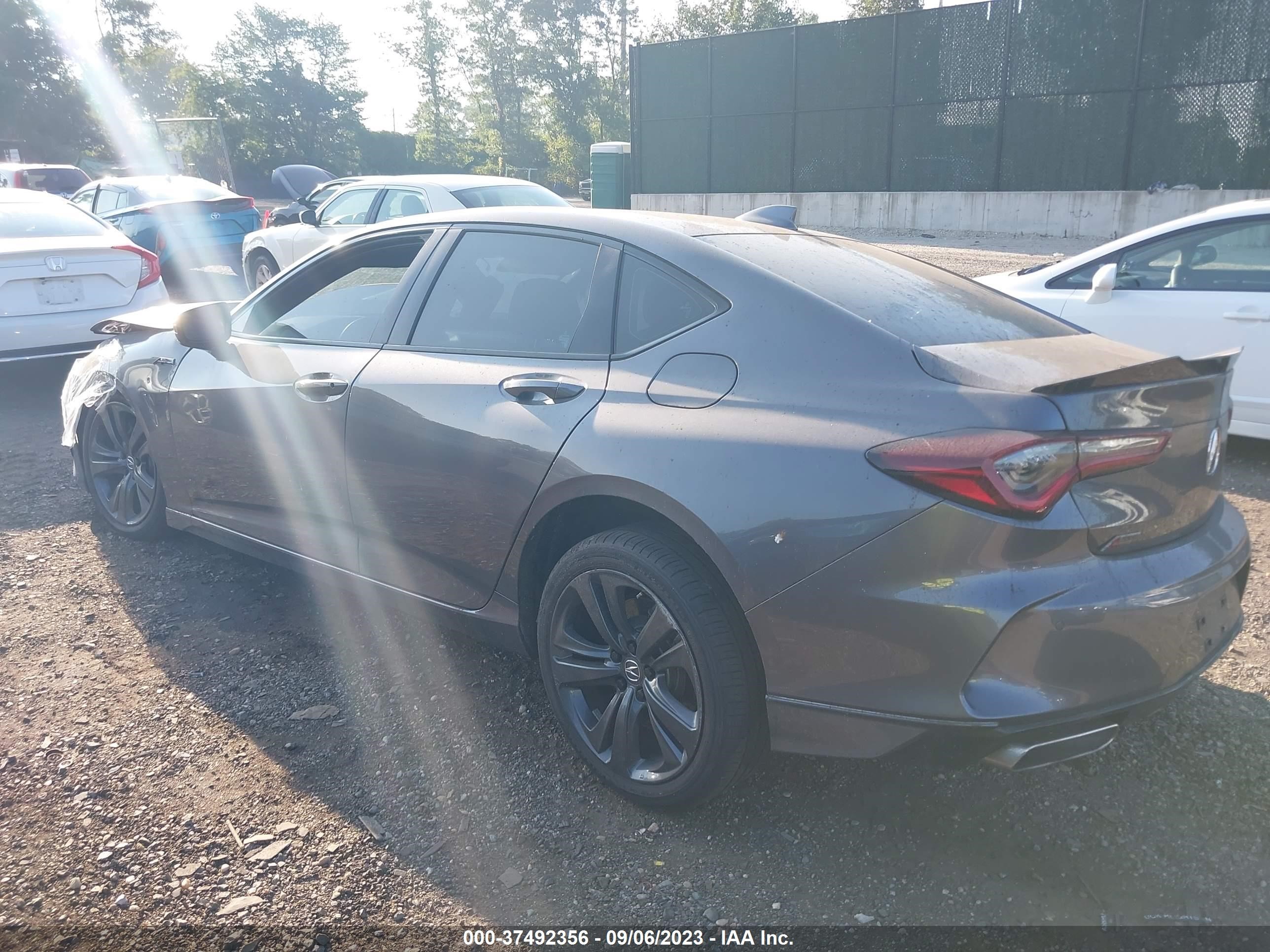 Photo 2 VIN: 19UUB6F52MA007082 - ACURA TLX 