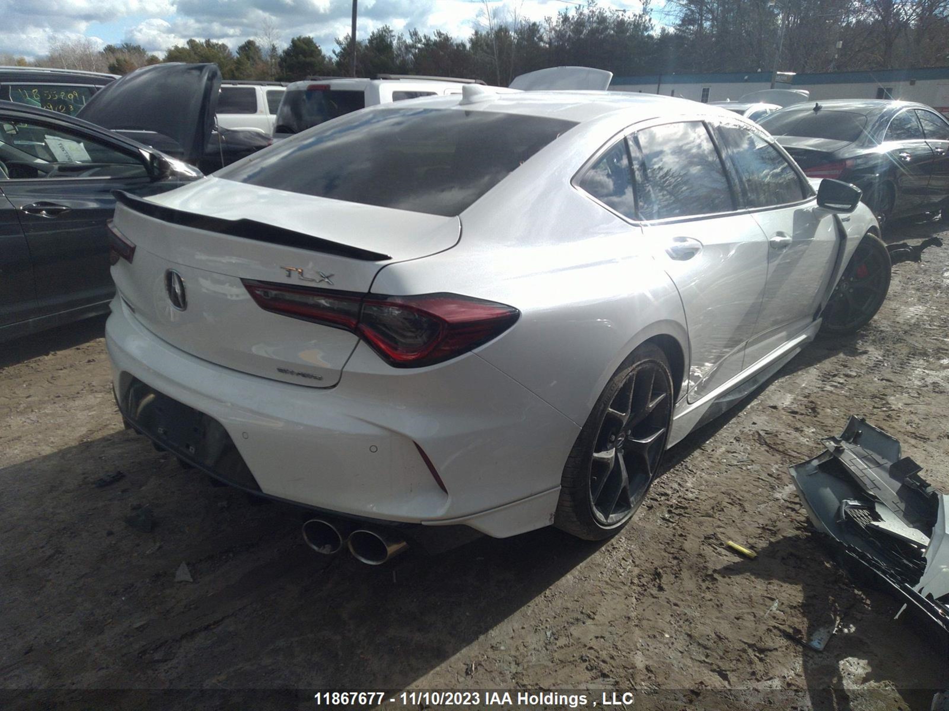 Photo 3 VIN: 19UUB7F03MA800207 - ACURA TLX 