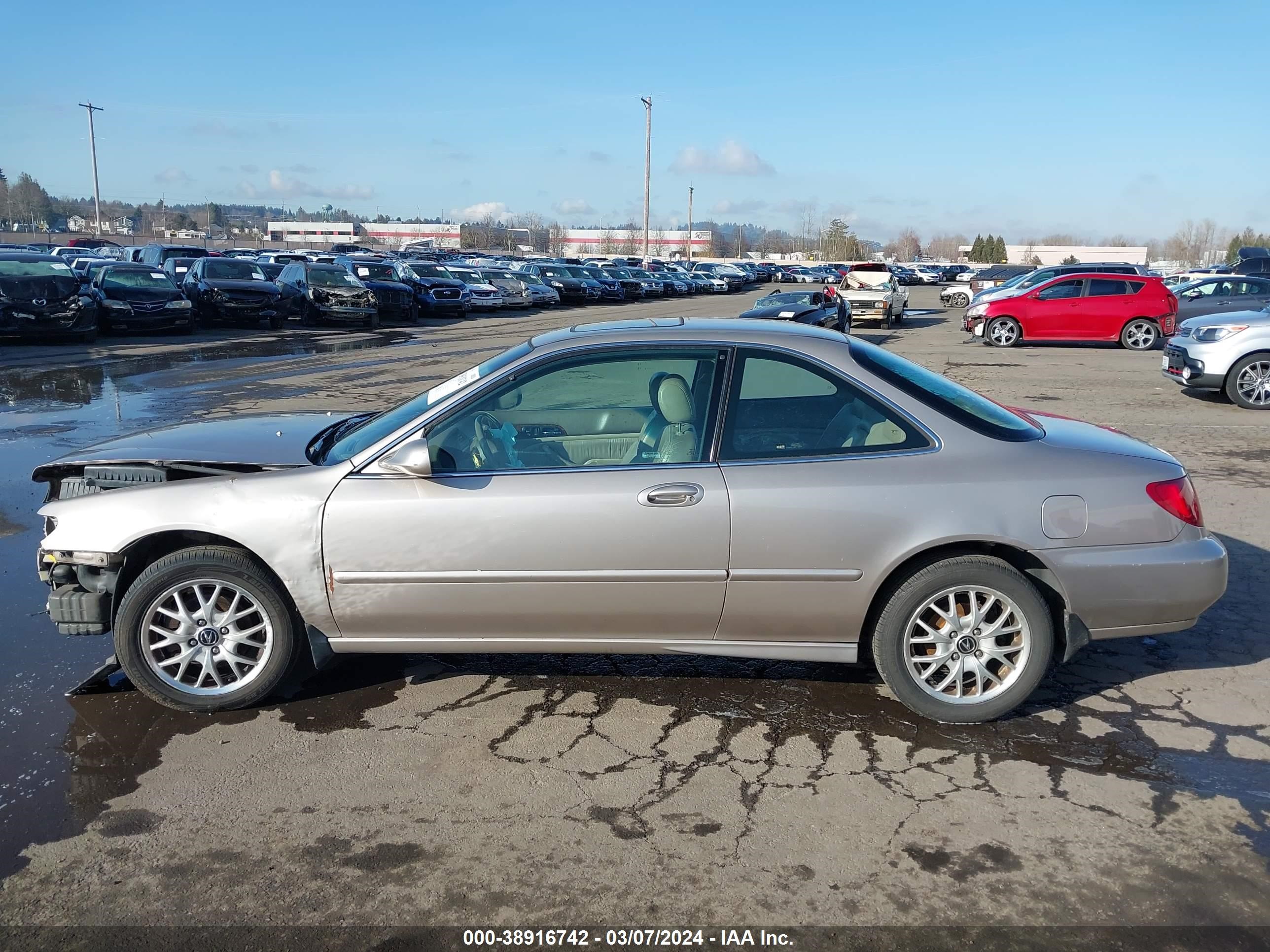 Photo 13 VIN: 19UYA2255XL012059 - ACURA CL 