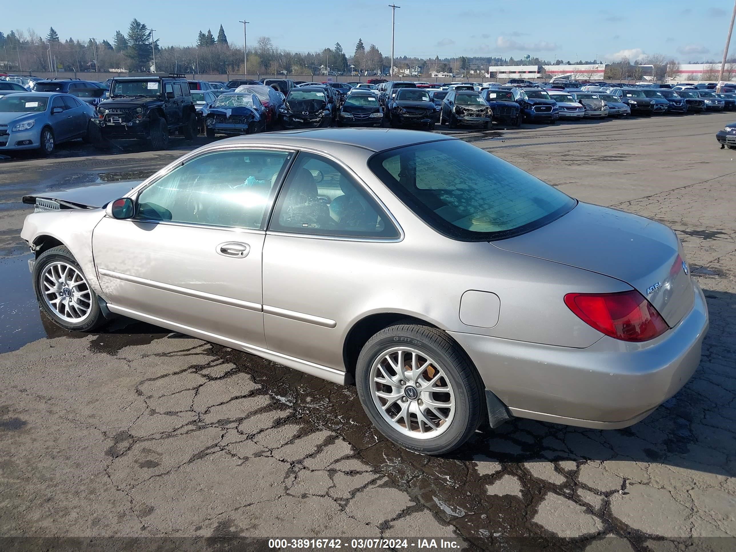 Photo 2 VIN: 19UYA2255XL012059 - ACURA CL 