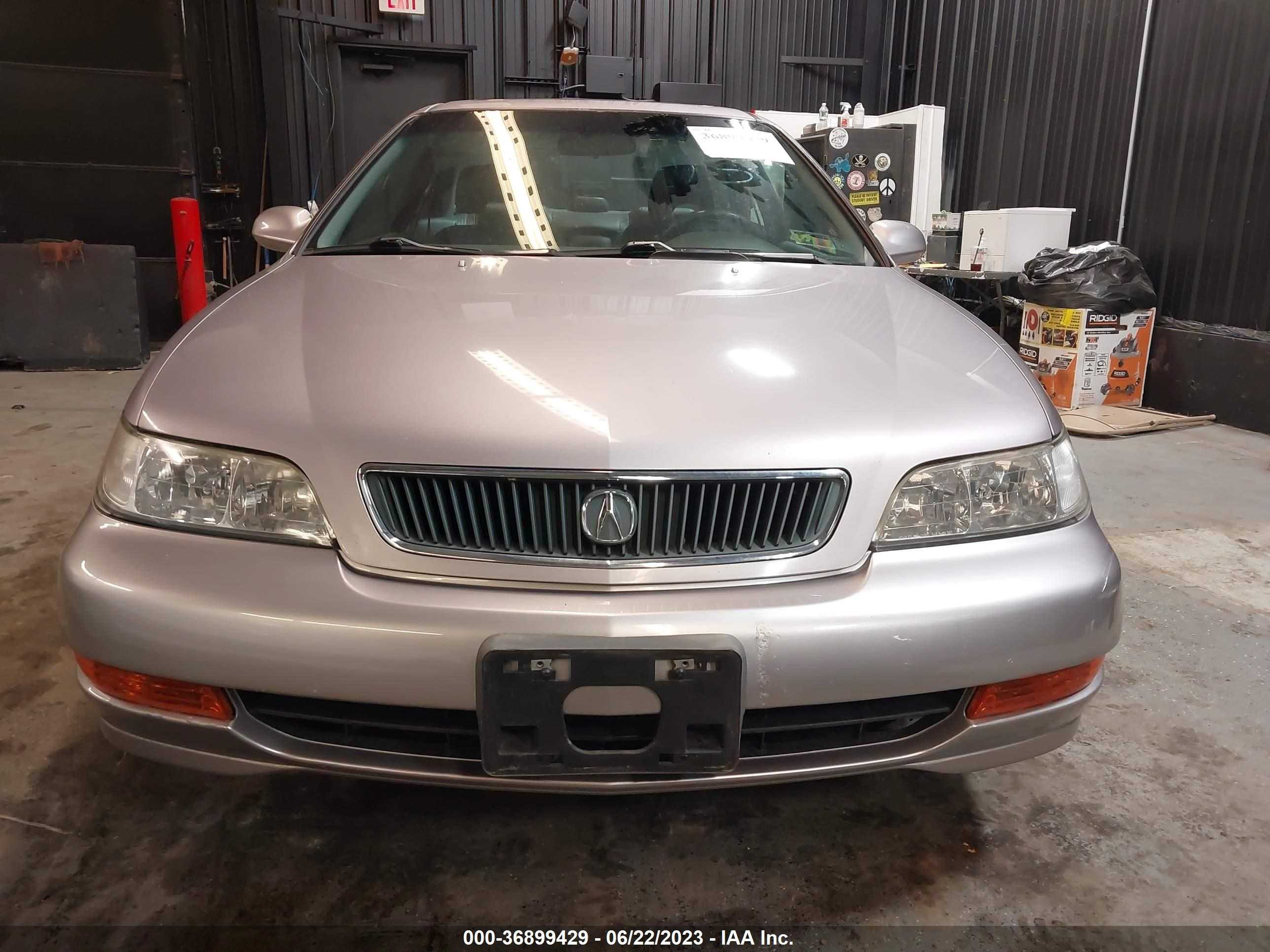 Photo 11 VIN: 19UYA2257WL011431 - ACURA CL 