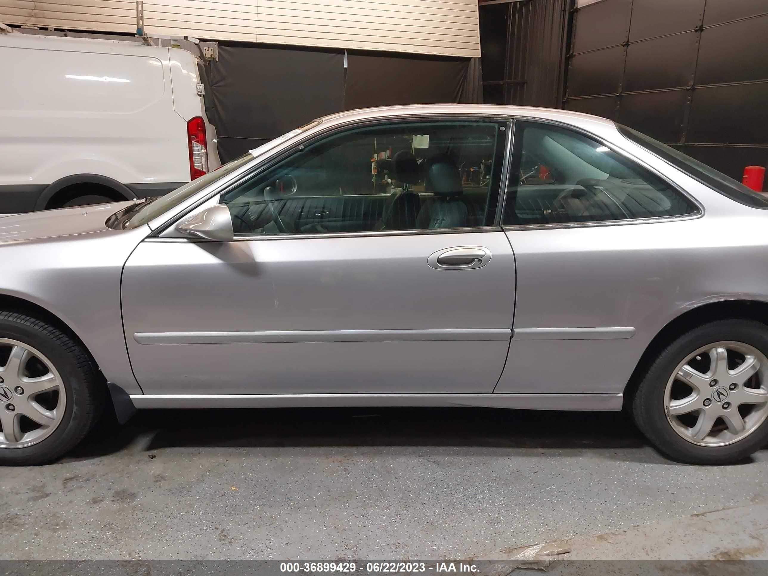 Photo 13 VIN: 19UYA2257WL011431 - ACURA CL 