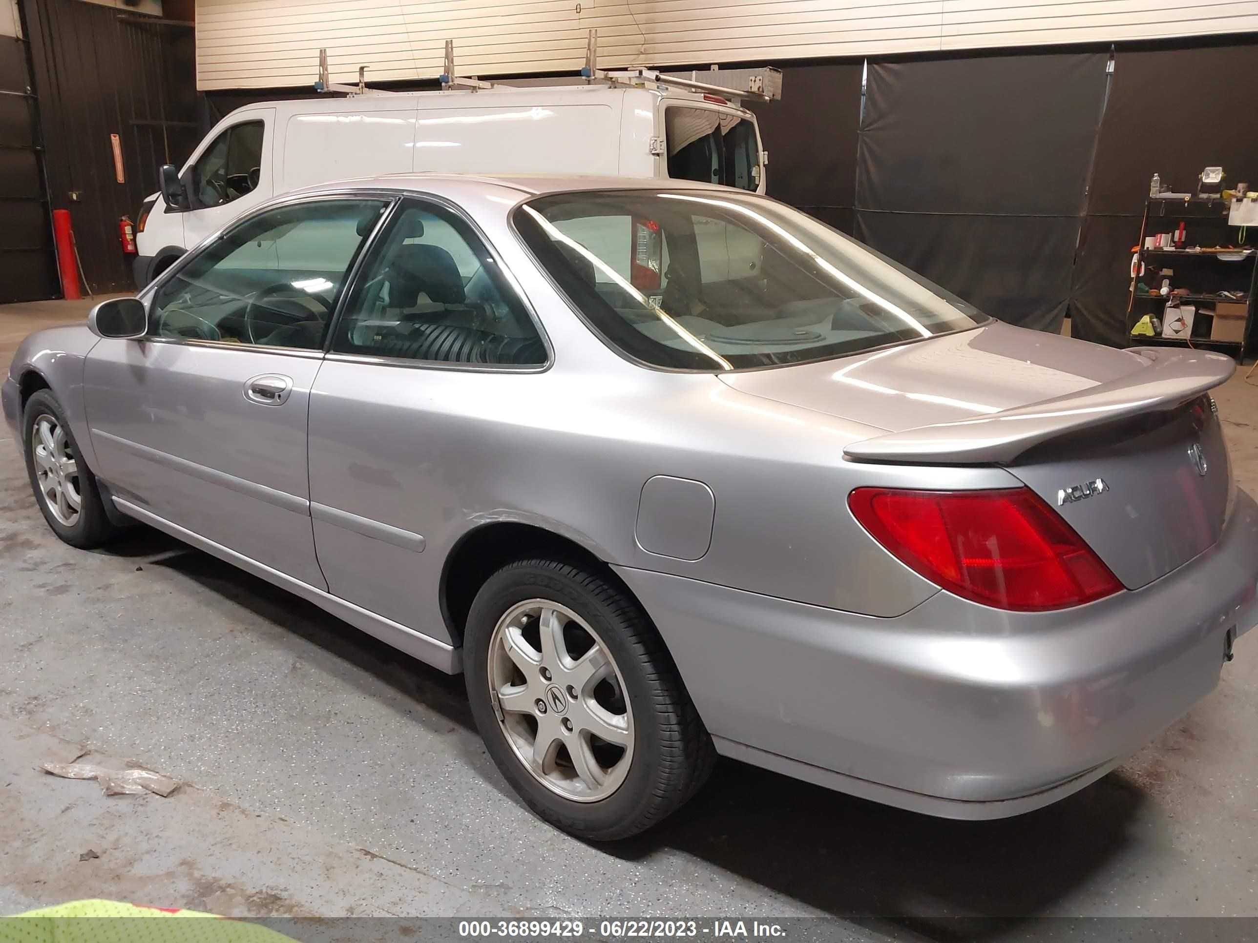 Photo 2 VIN: 19UYA2257WL011431 - ACURA CL 