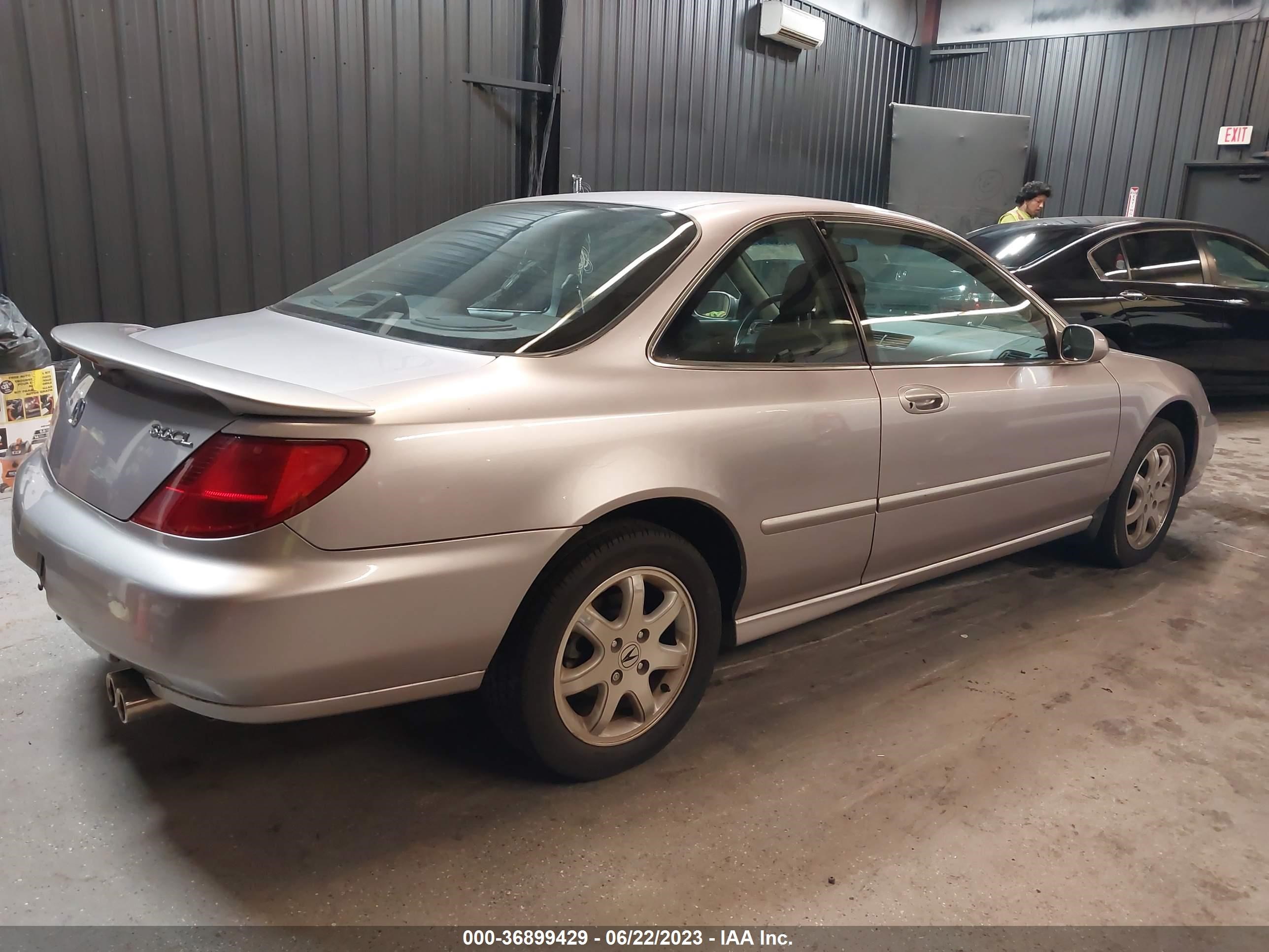 Photo 3 VIN: 19UYA2257WL011431 - ACURA CL 