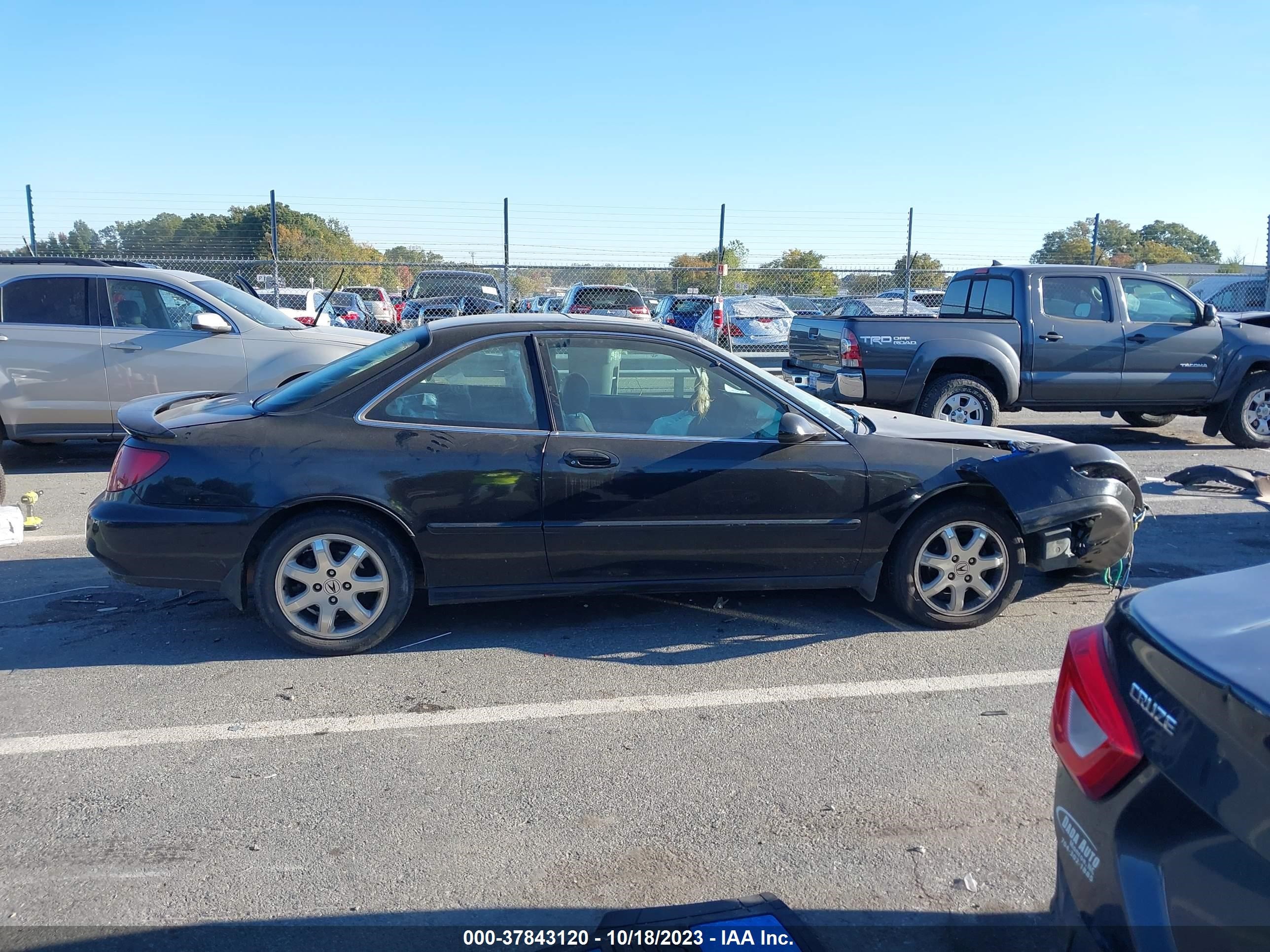 Photo 11 VIN: 19UYA3255WL001275 - ACURA CL 