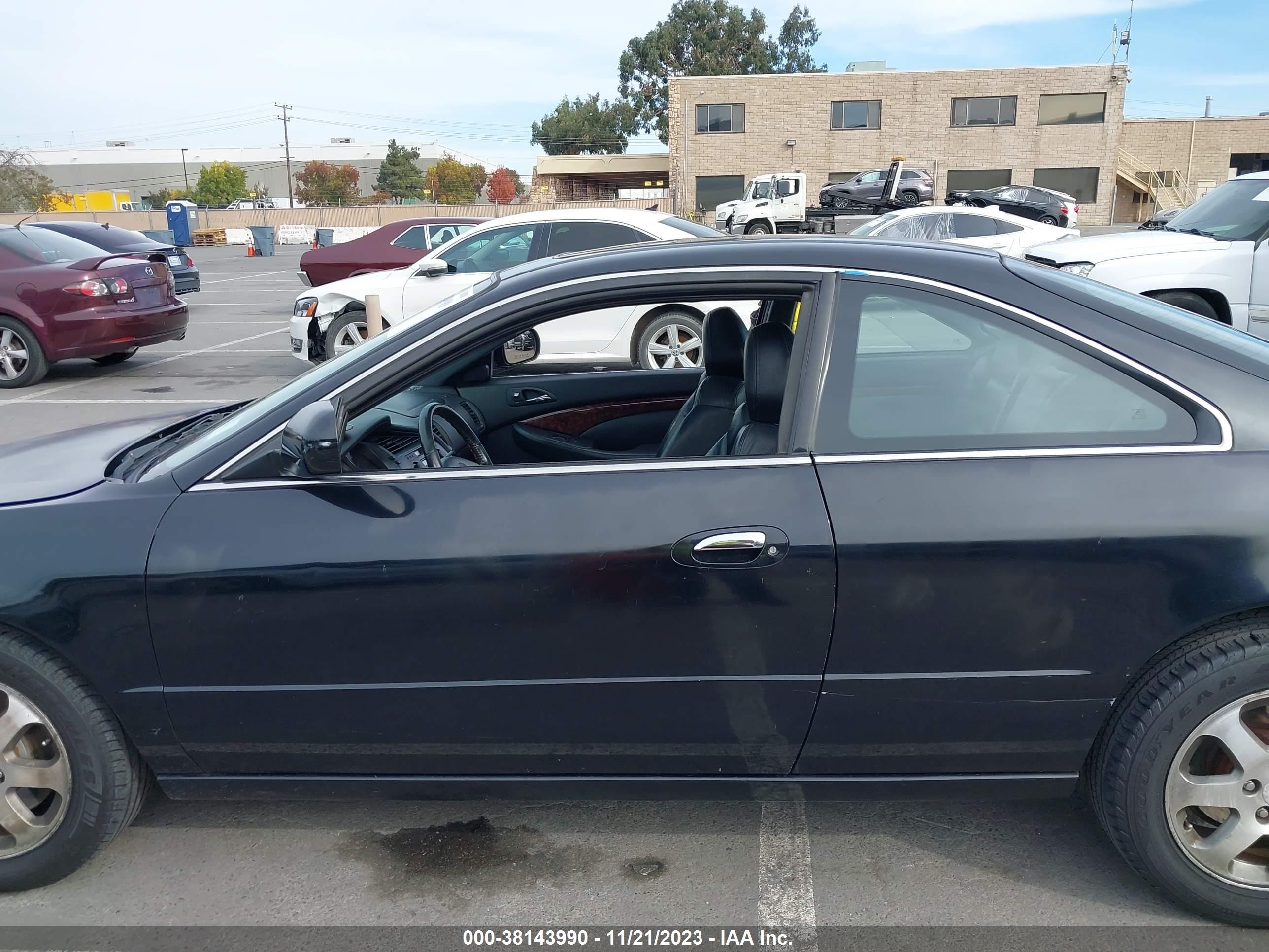 Photo 13 VIN: 19UYA424X1A035620 - ACURA CL 