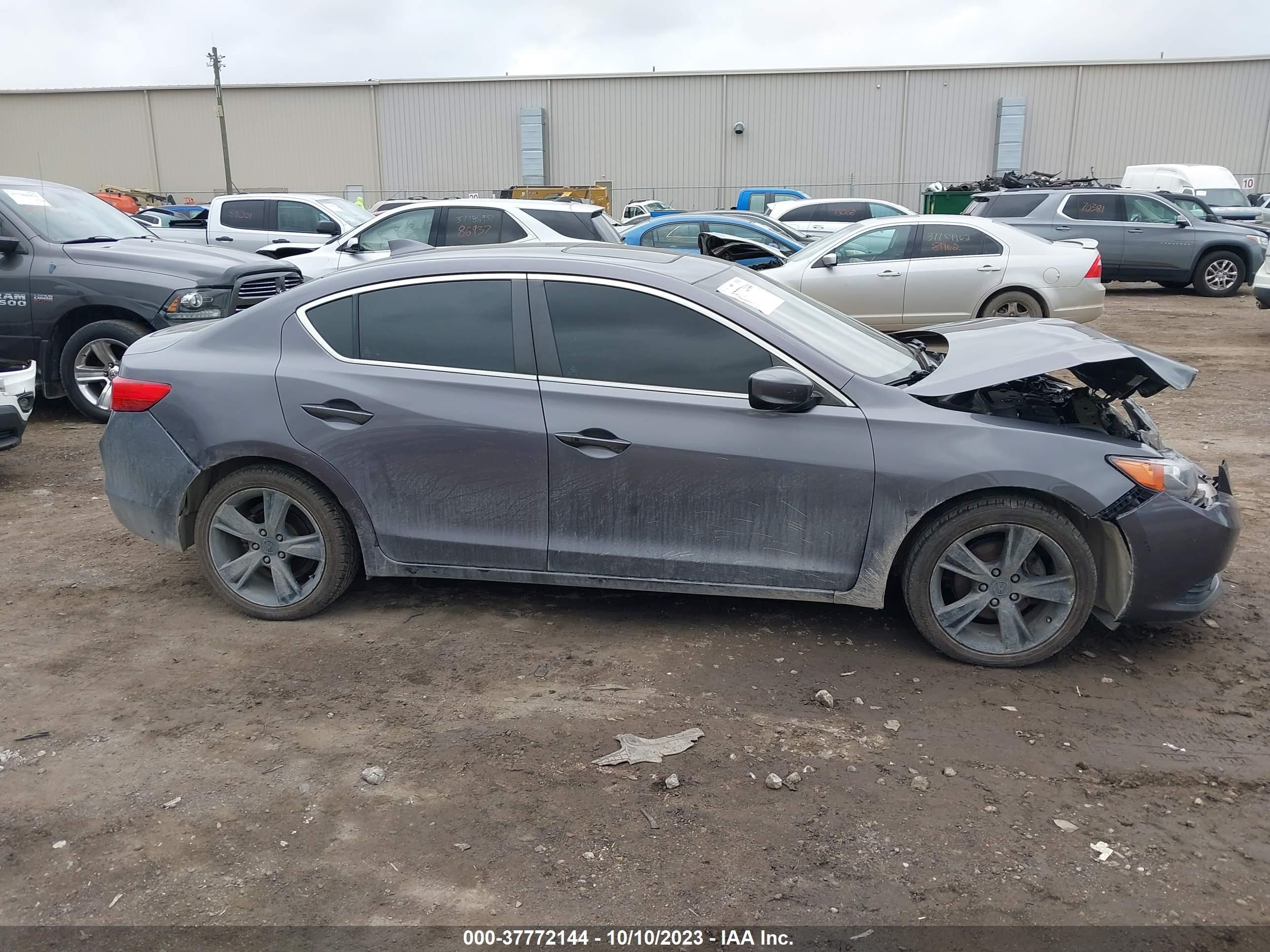 Photo 12 VIN: 19VDE1F30FE001829 - ACURA ILX 