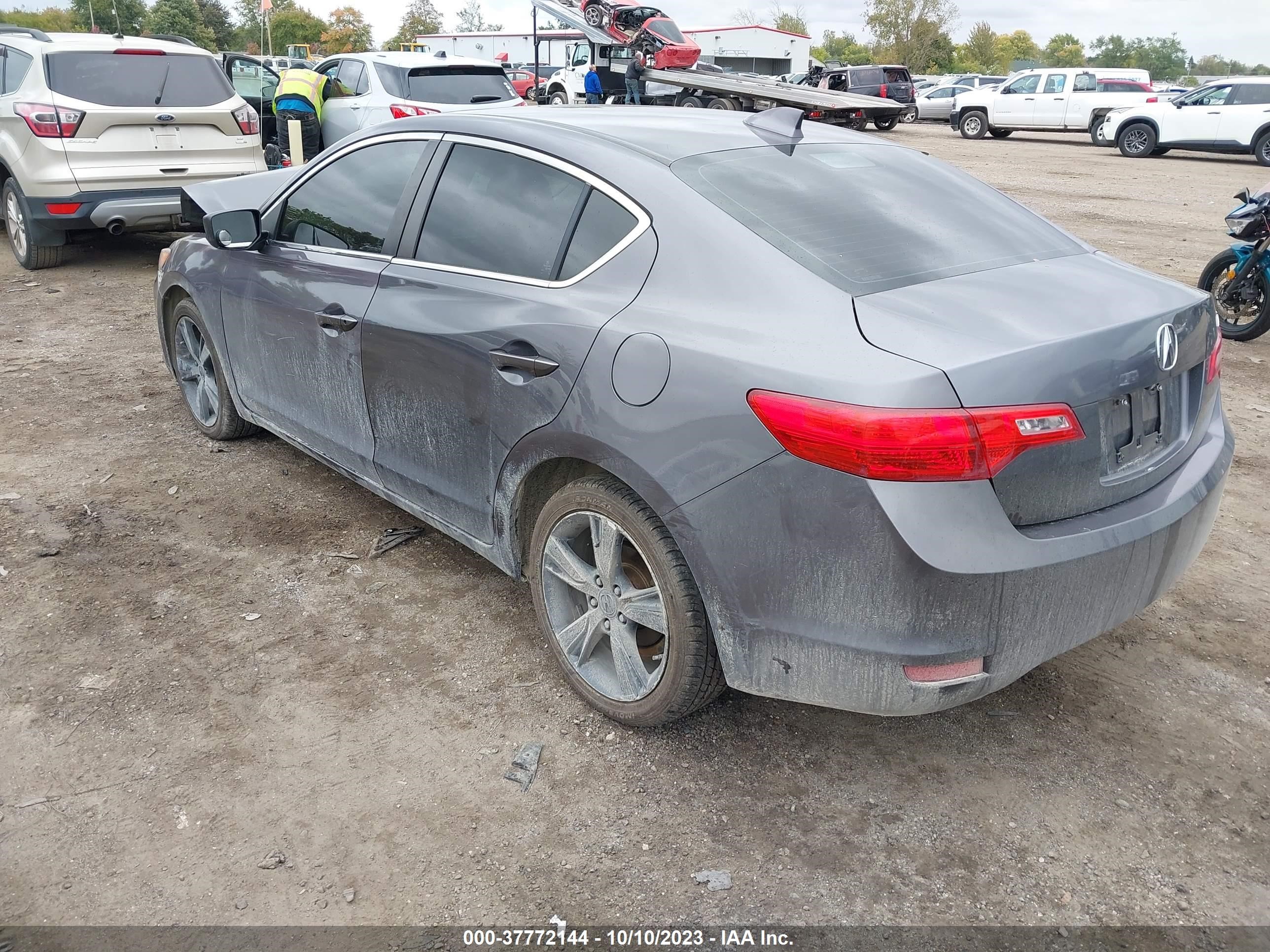 Photo 2 VIN: 19VDE1F30FE001829 - ACURA ILX 