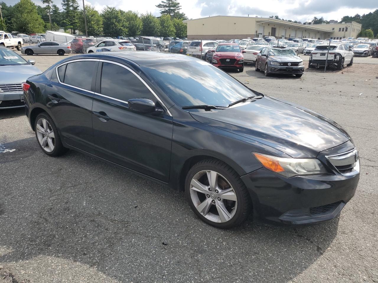 Photo 3 VIN: 19VDE1F30FE003662 - ACURA ILX 