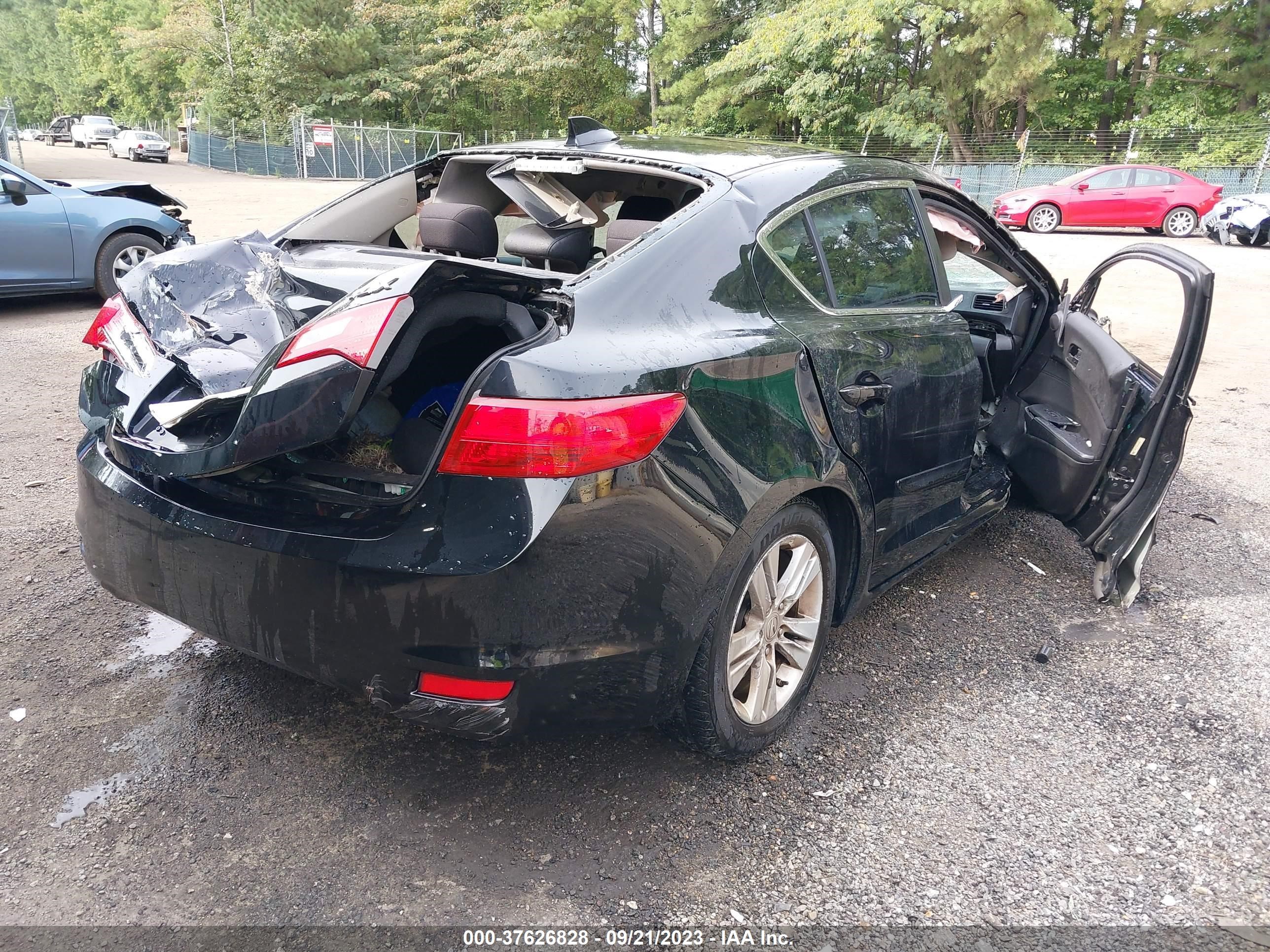 Photo 3 VIN: 19VDE1F35DE003346 - ACURA ILX 