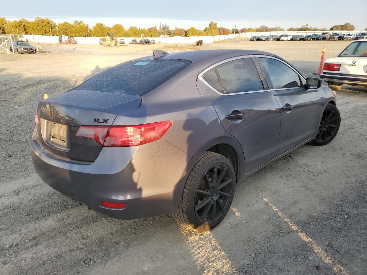 Photo 2 VIN: 19VDE1F35FE001115 - ACURA ILX 