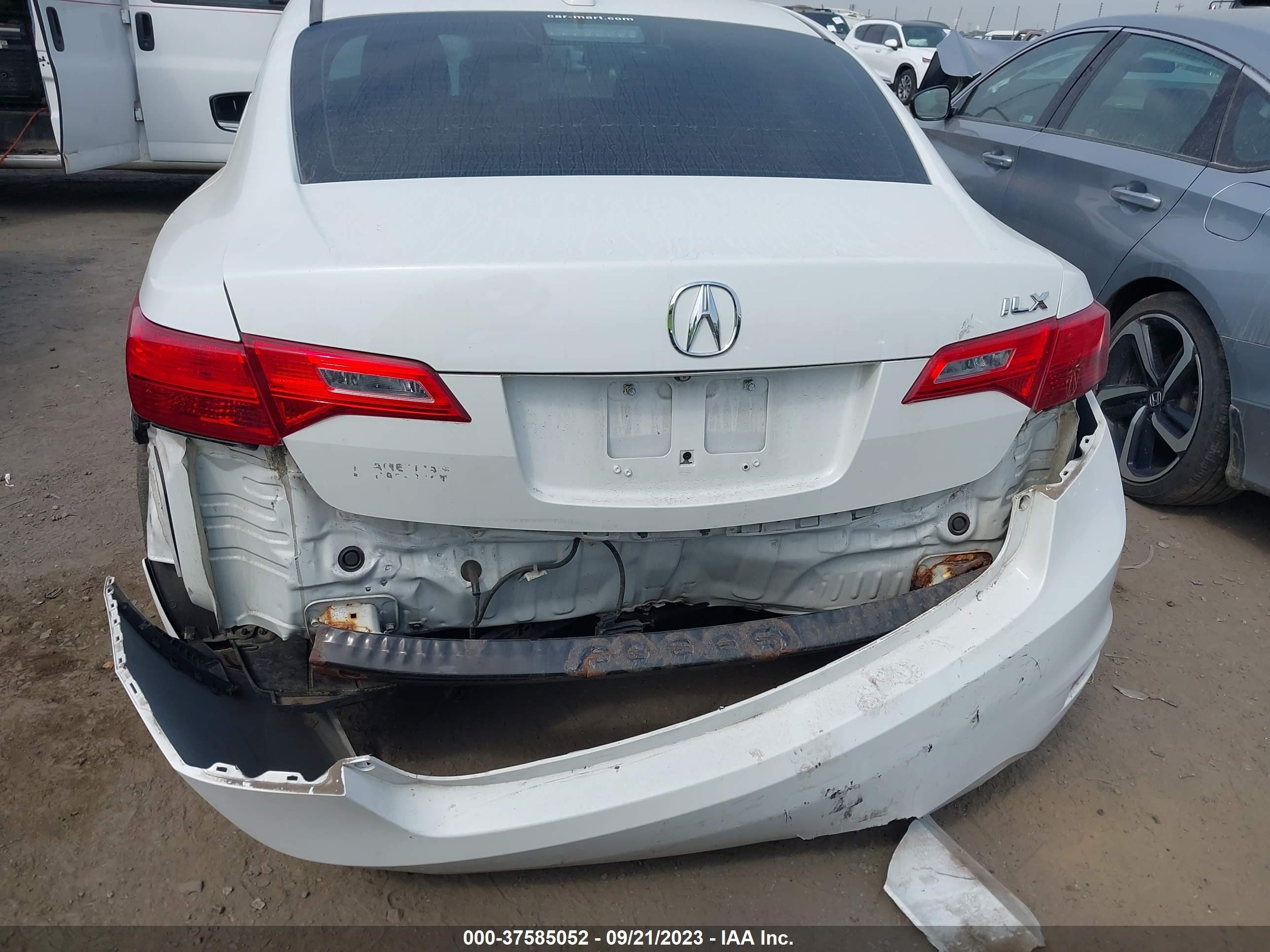 Photo 15 VIN: 19VDE1F37EE013250 - ACURA ILX 