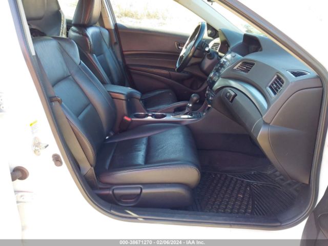 Photo 4 VIN: 19VDE1F38FE008690 - ACURA ILX 