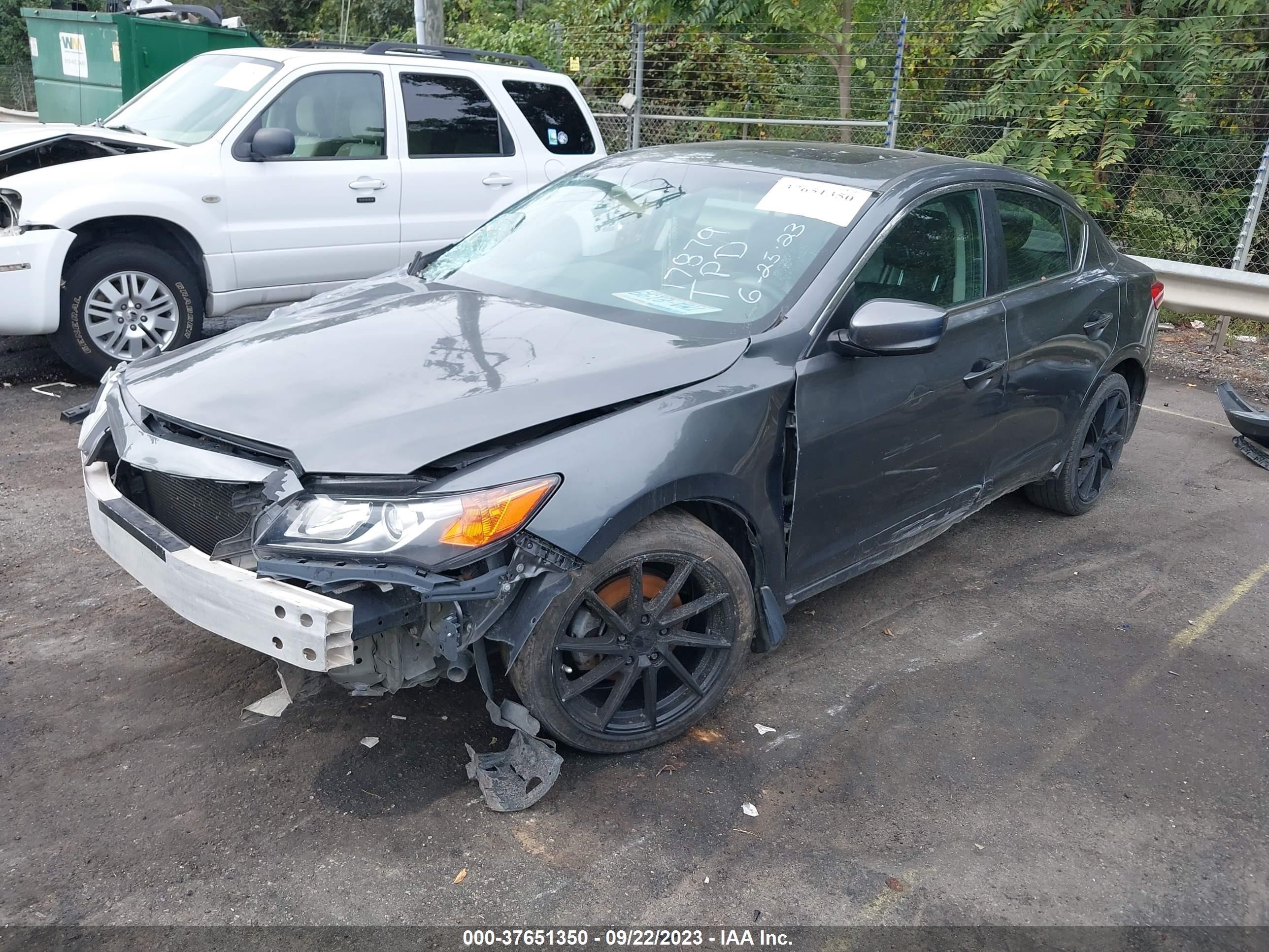 Photo 1 VIN: 19VDE1F39EE002038 - ACURA ILX 