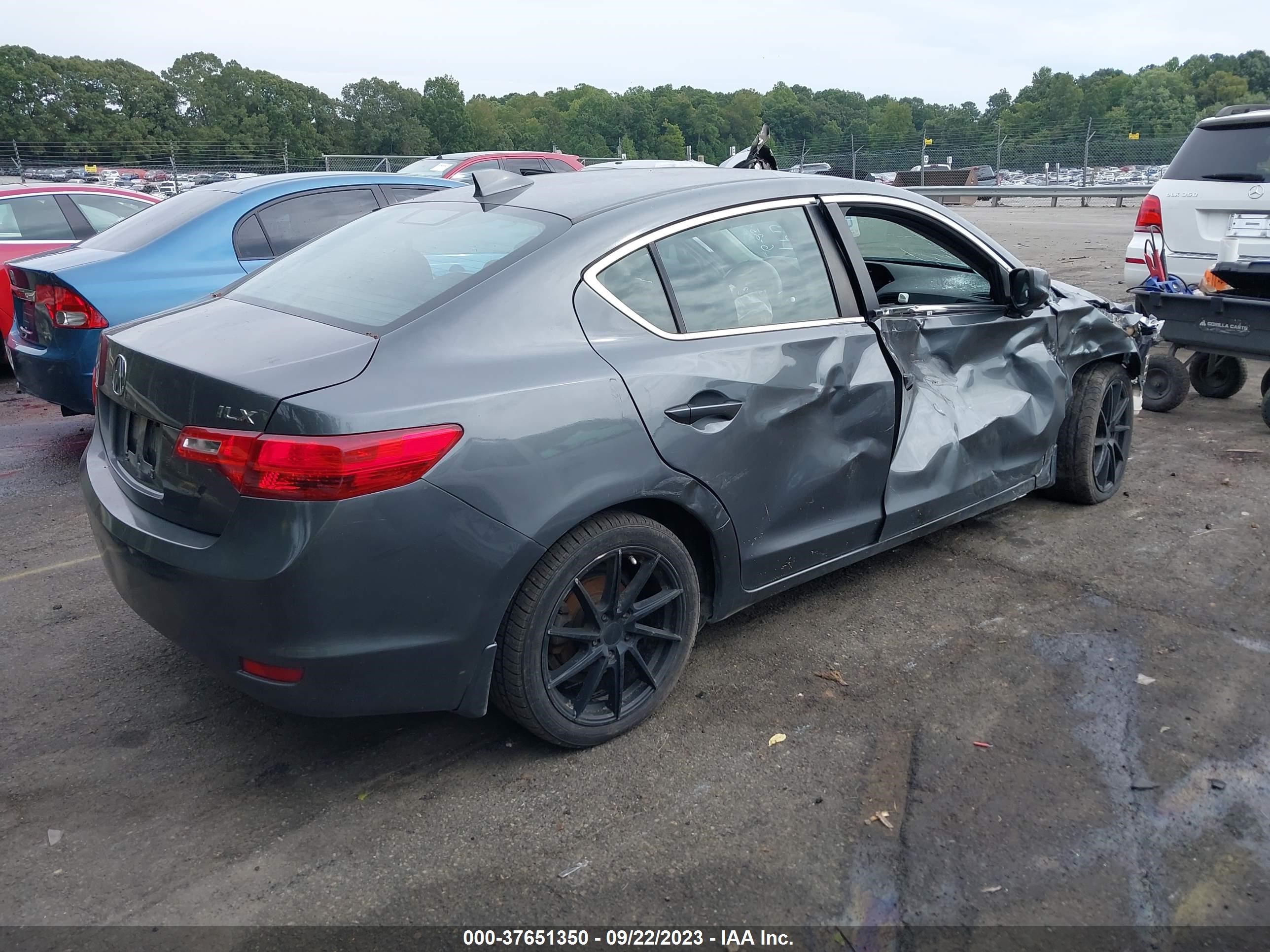 Photo 3 VIN: 19VDE1F39EE002038 - ACURA ILX 