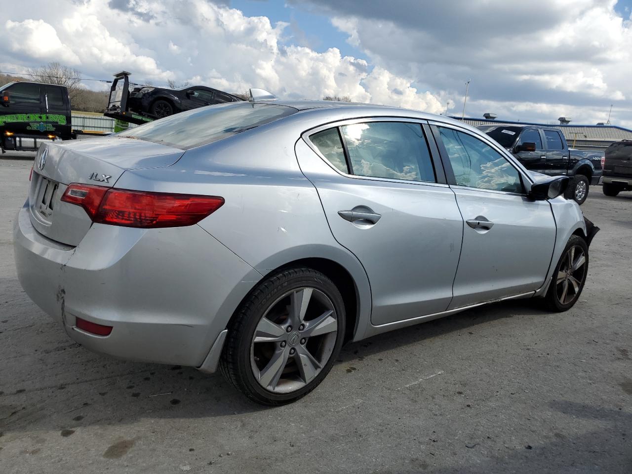 Photo 2 VIN: 19VDE1F50DE008682 - ACURA ILX 