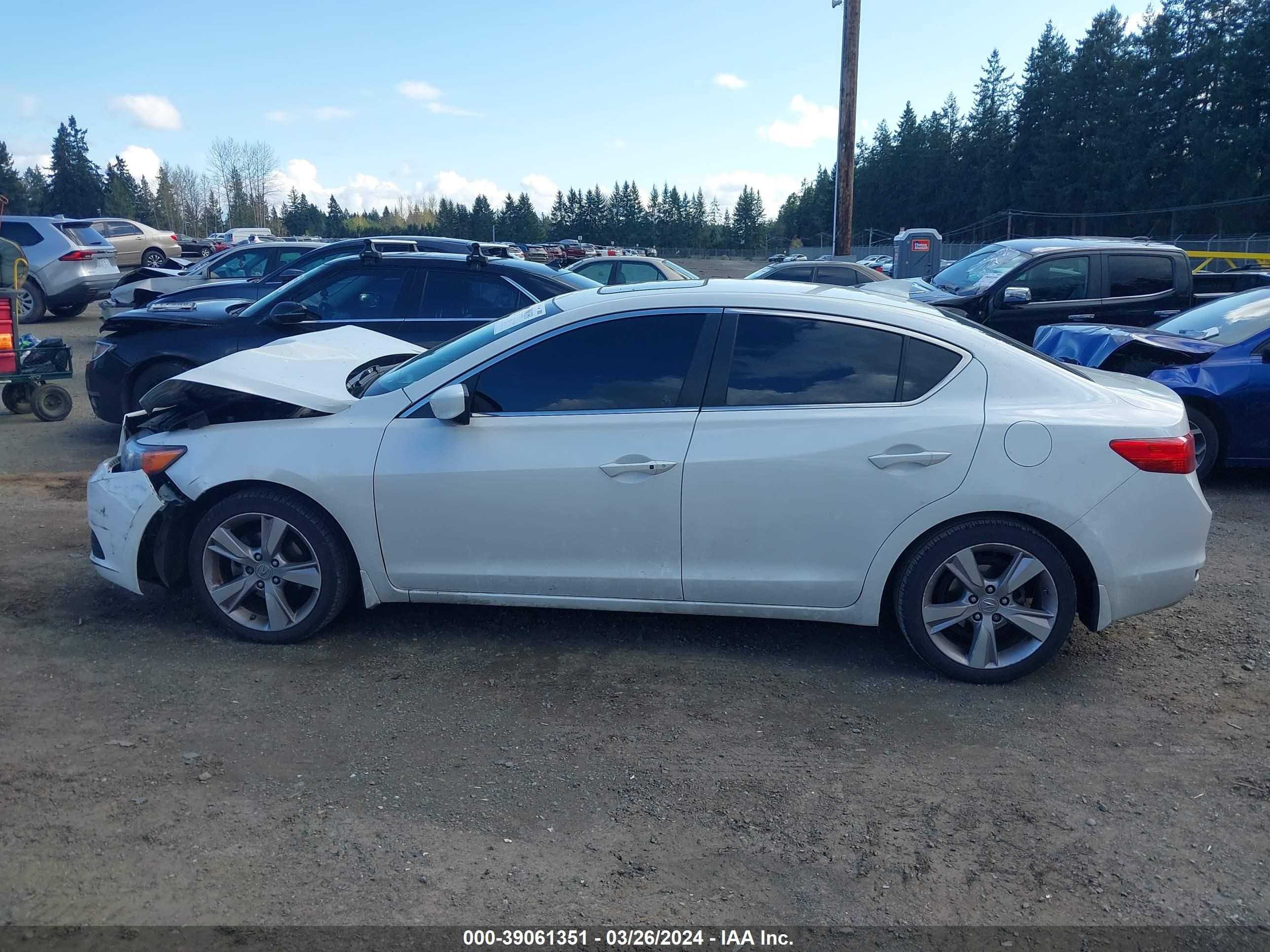 Photo 13 VIN: 19VDE1F53EE004370 - ACURA ILX 