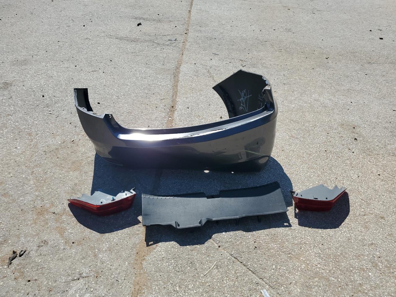 Photo 11 VIN: 19VDE1F56DE004409 - ACURA ILX 