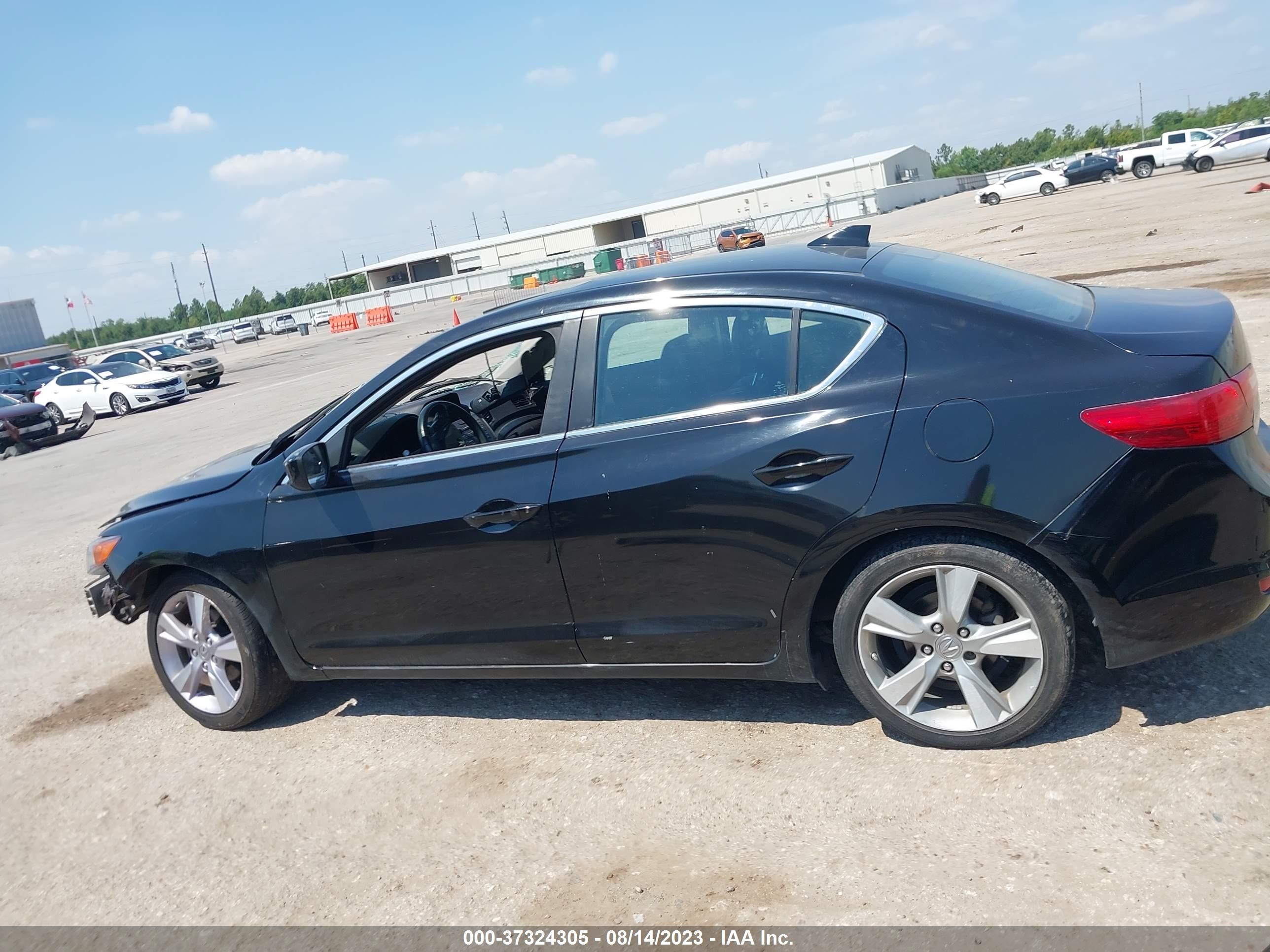 Photo 14 VIN: 19VDE1F57DE013698 - ACURA ILX 