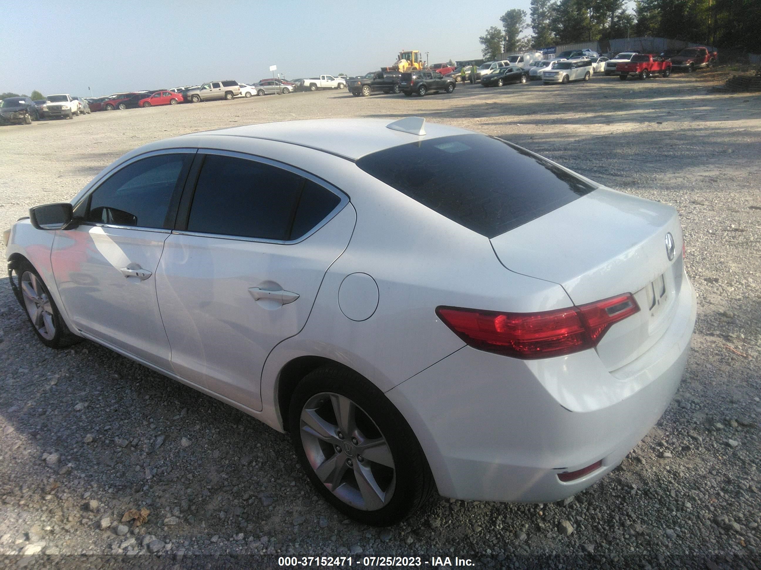 Photo 2 VIN: 19VDE1F57DE021607 - ACURA ILX 