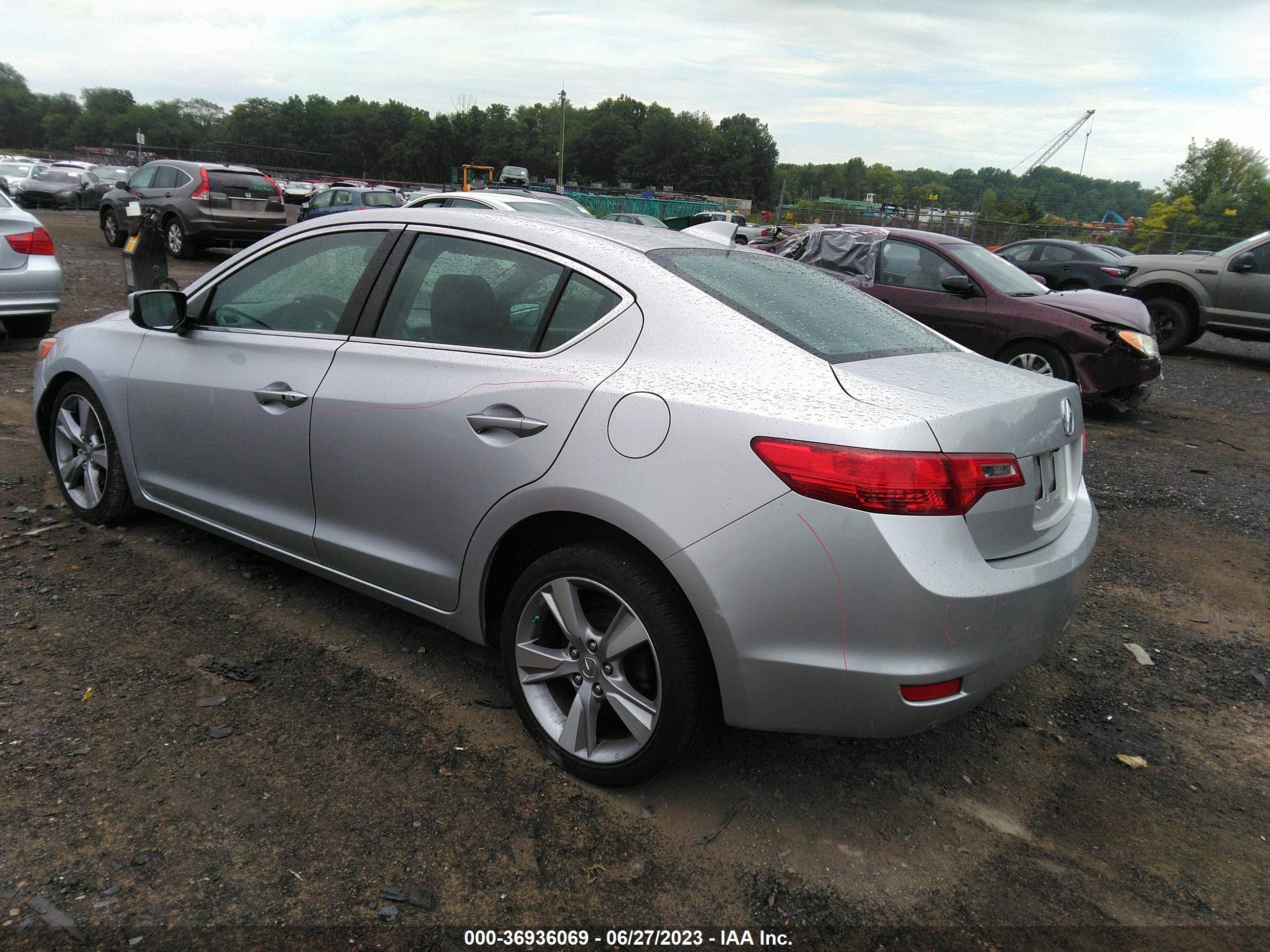 Photo 2 VIN: 19VDE1F5XDE022301 - ACURA ILX 