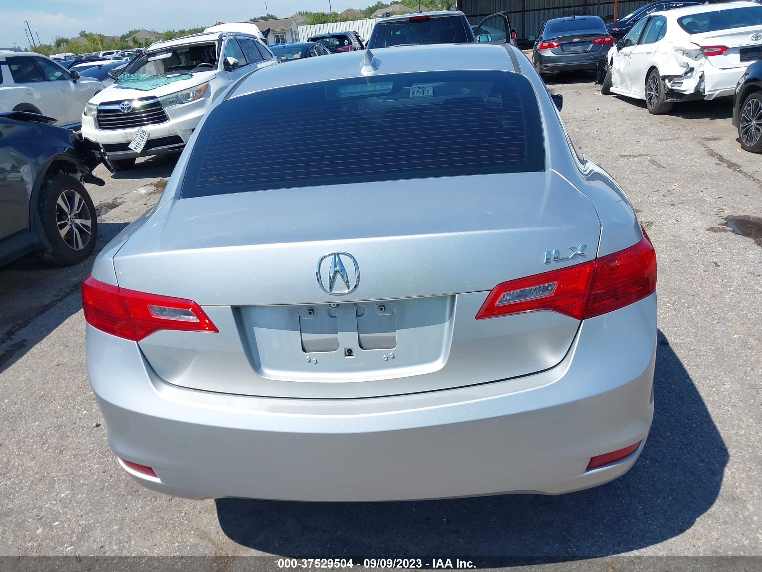 Photo 15 VIN: 19VDE1F72EE008606 - ACURA ILX 