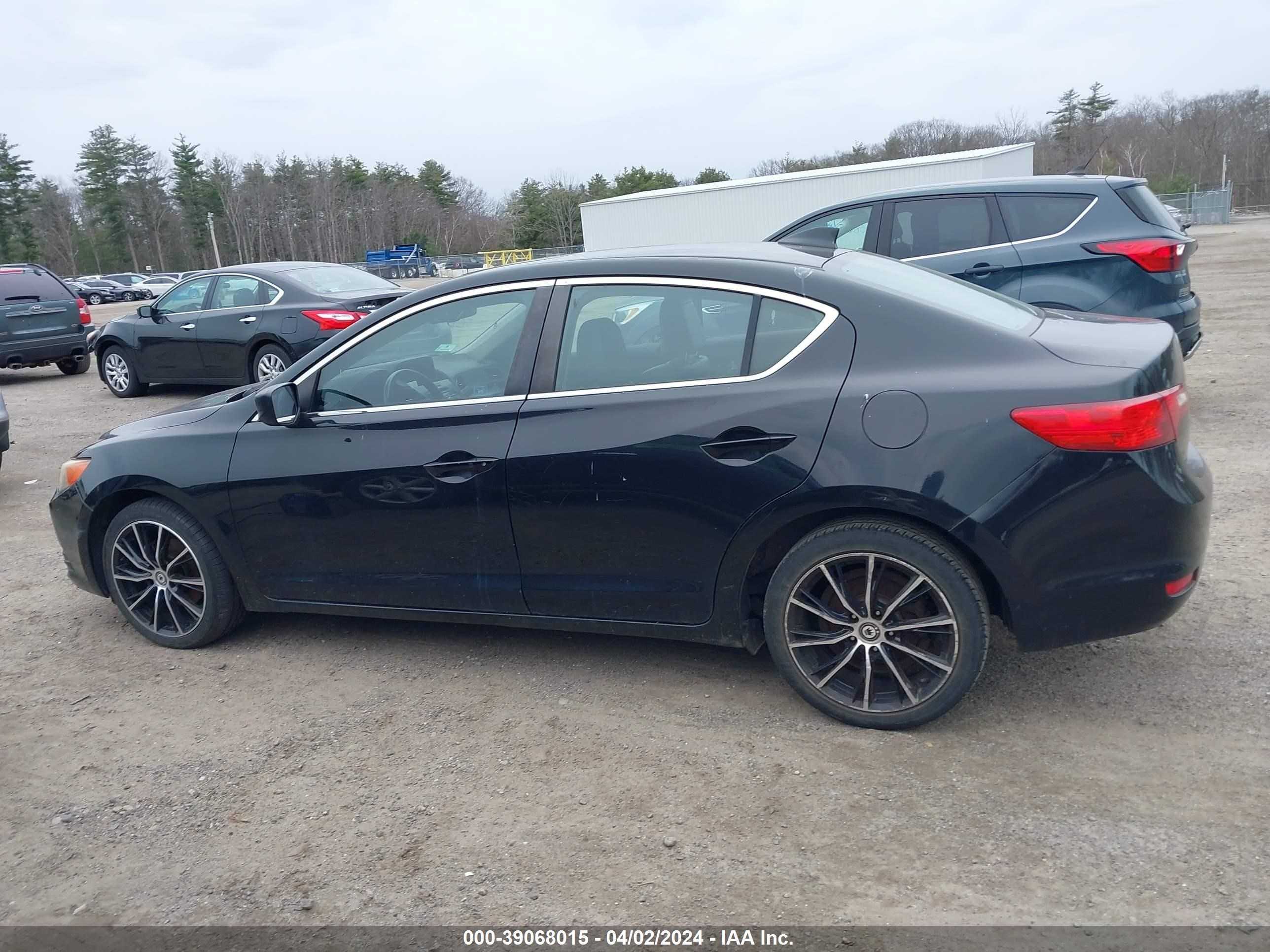 Photo 13 VIN: 19VDE1F74DE010193 - ACURA ILX 