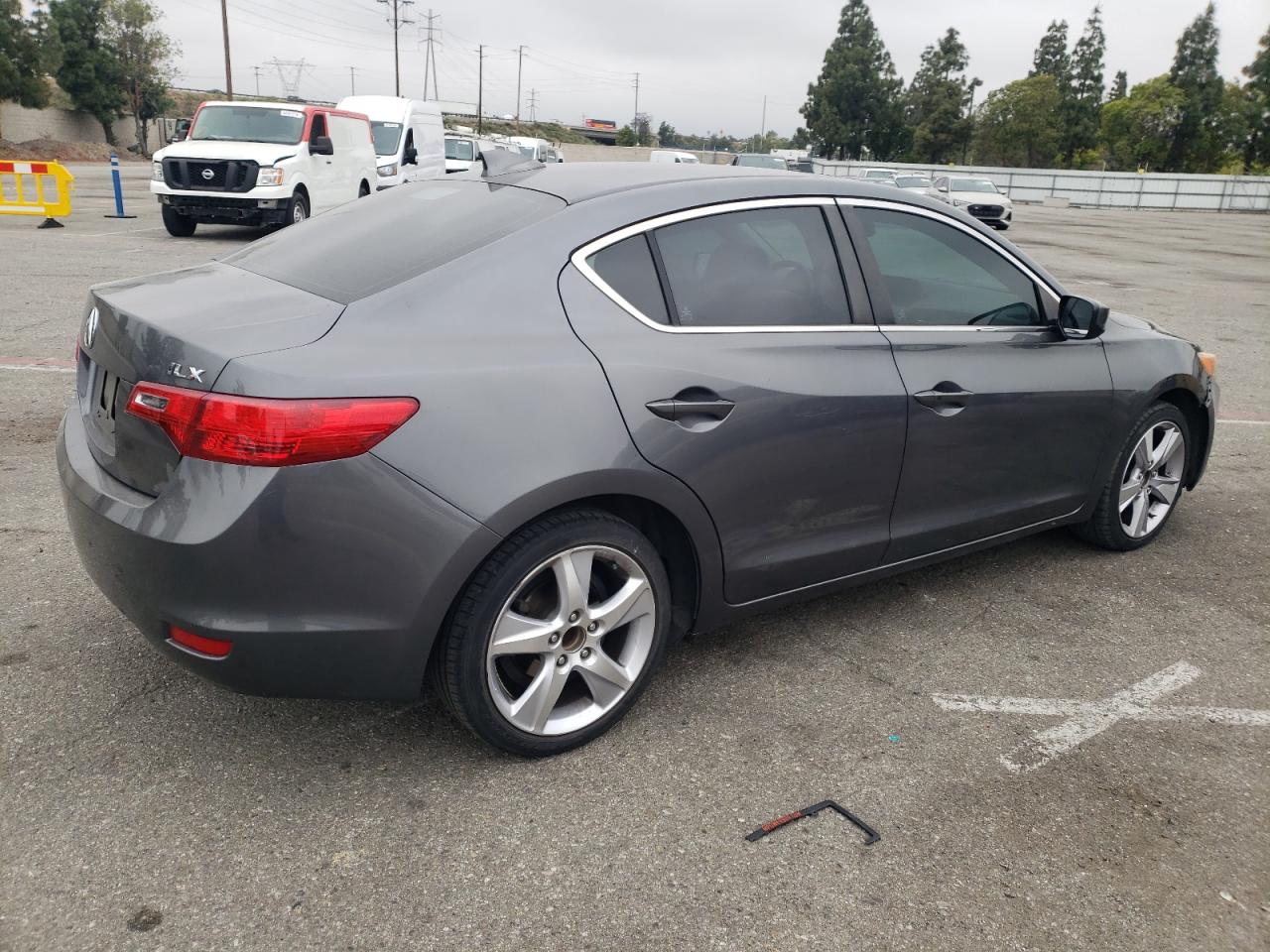 Photo 2 VIN: 19VDE1F75DE005021 - ACURA ILX 