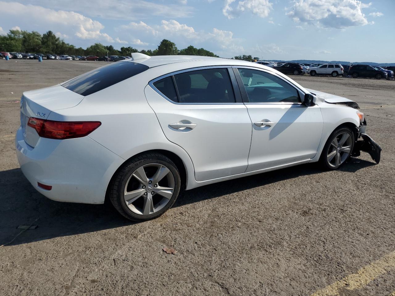 Photo 2 VIN: 19VDE1F76EE005207 - ACURA ILX 