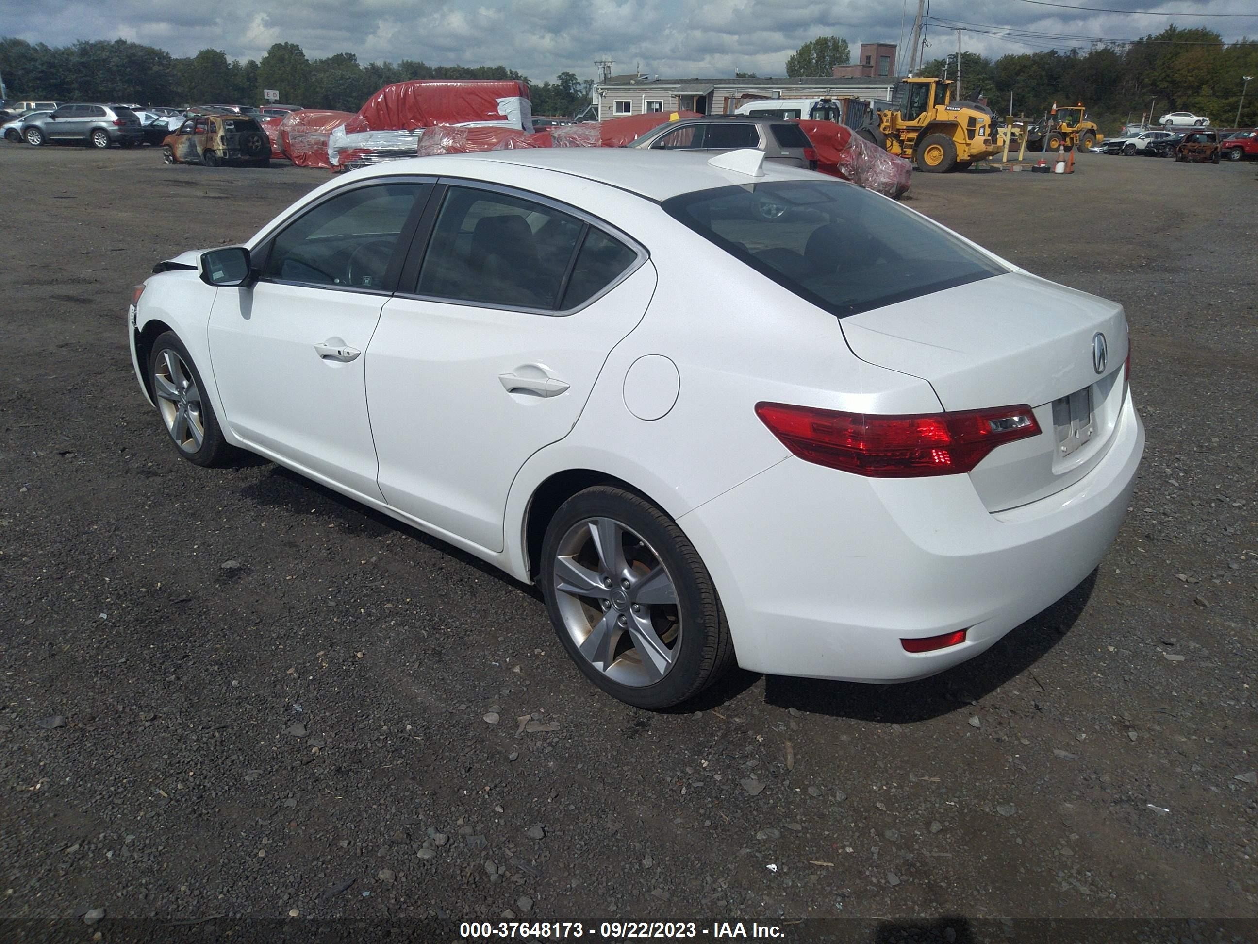 Photo 2 VIN: 19VDE1F7XDE020145 - ACURA ILX 