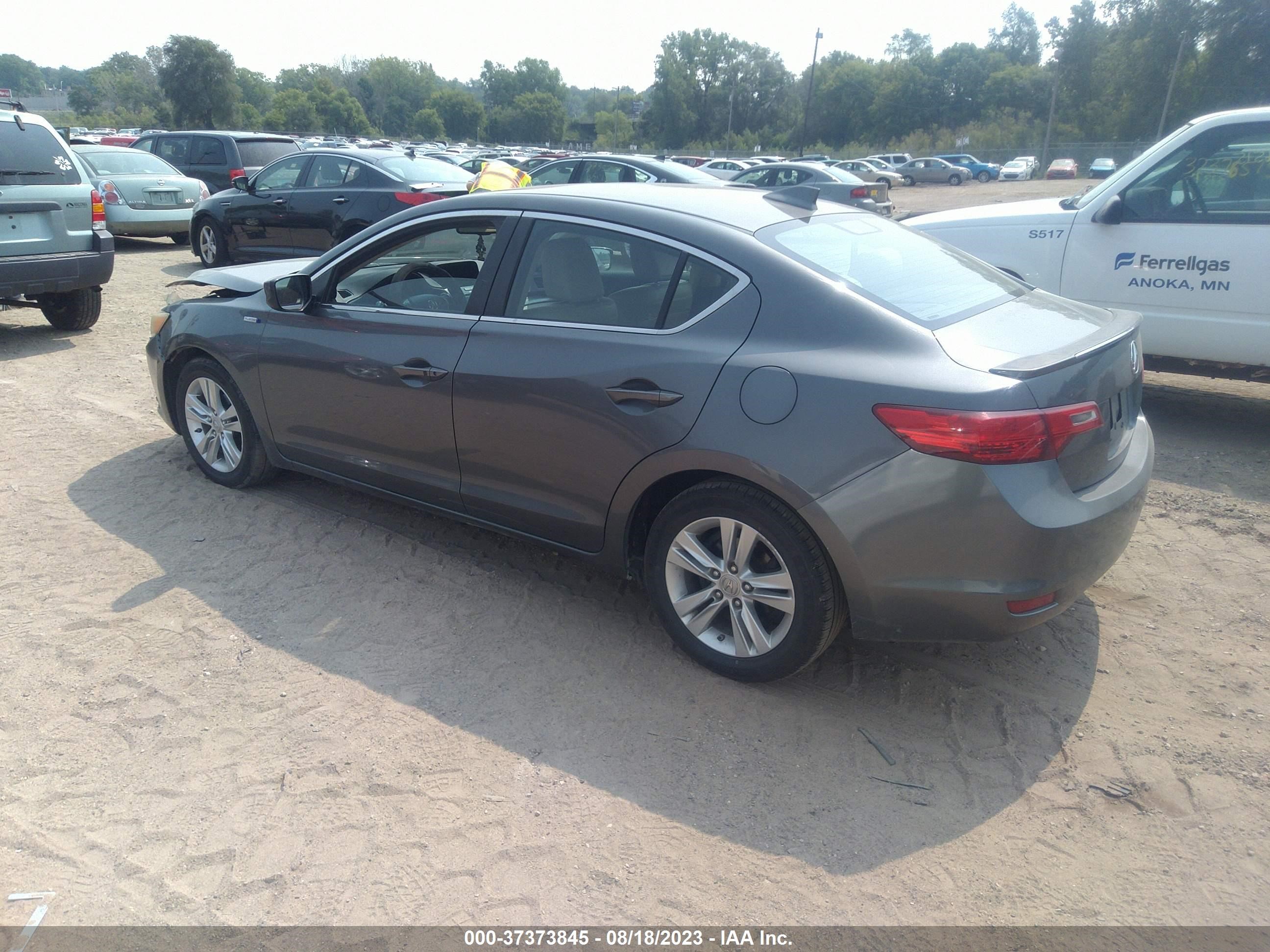 Photo 2 VIN: 19VDE3F74DE300509 - ACURA ILX 