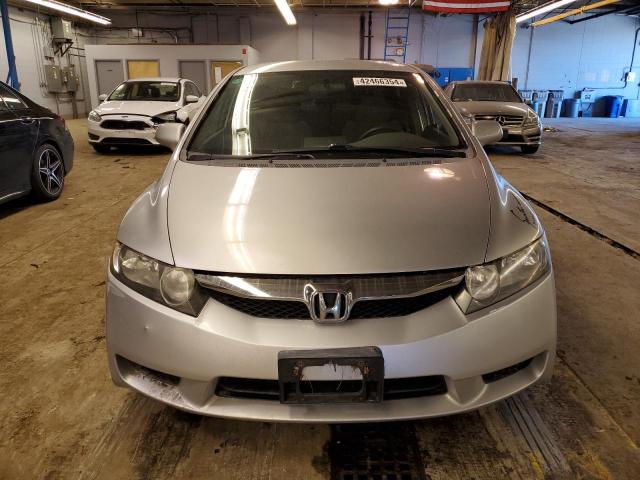 Photo 4 VIN: 19XFA16579E030827 - HONDA CIVIC LX 