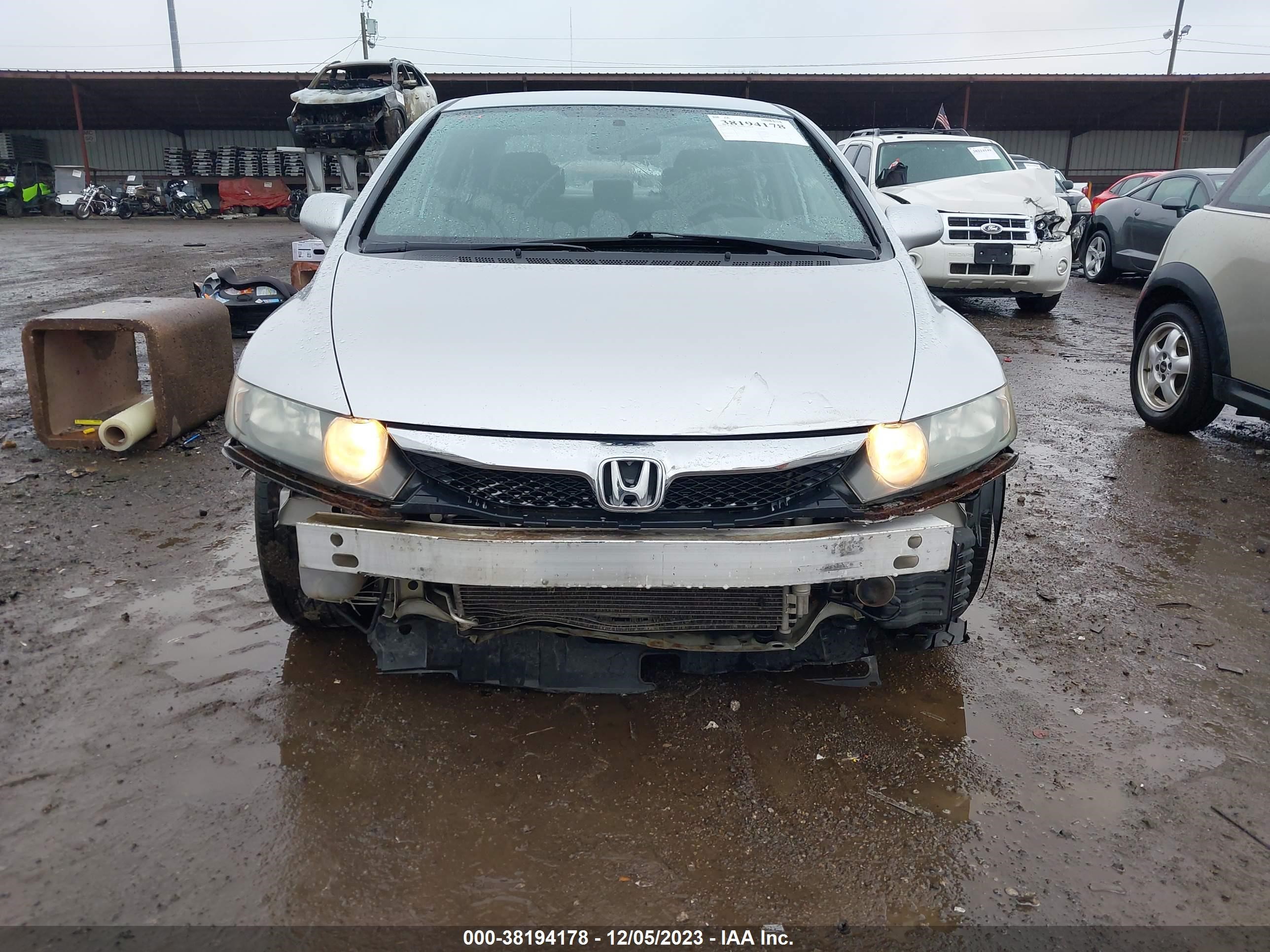 Photo 5 VIN: 19XFA16599E038265 - HONDA CIVIC 